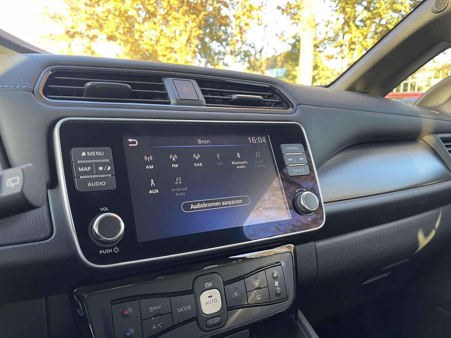 Nissan LEAF e+ Tekna 62 kWh / PRIJS = RIJKLAAR! / ProPILOT | Adapt. Cruise Control | BOSE Audio | Stuur- + Stoelverwarming | Leder/Alcantara | Apple Carplay/Android Auto - 17/27