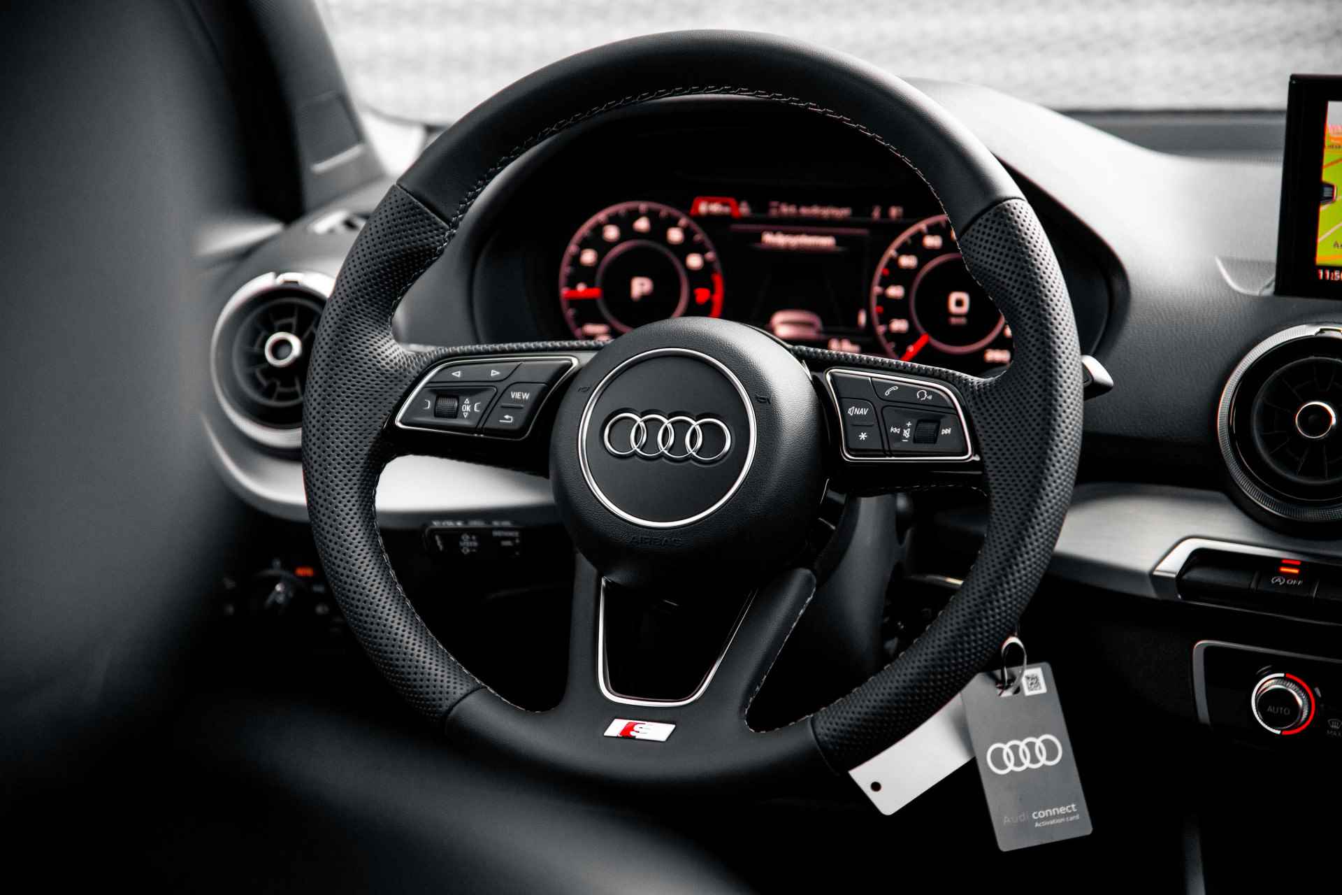 Audi Q2 35 TFSI S Edition | Adaptive cruise | Parking | Privacy glass | 18" - 10/58