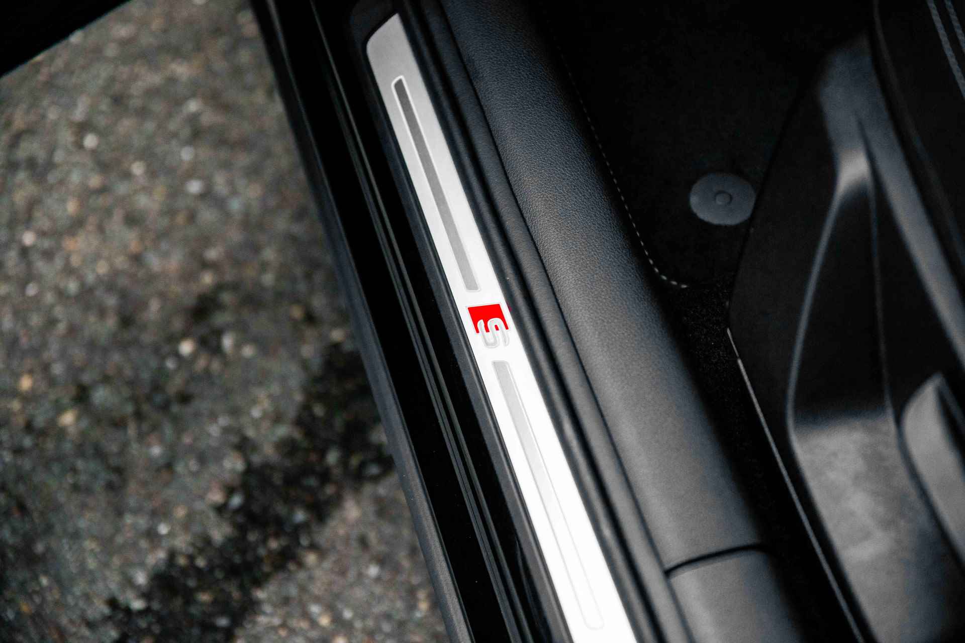 Audi Q2 35 TFSI S Edition | Adaptive cruise | Parking | Privacy glass | 18" - 23/58