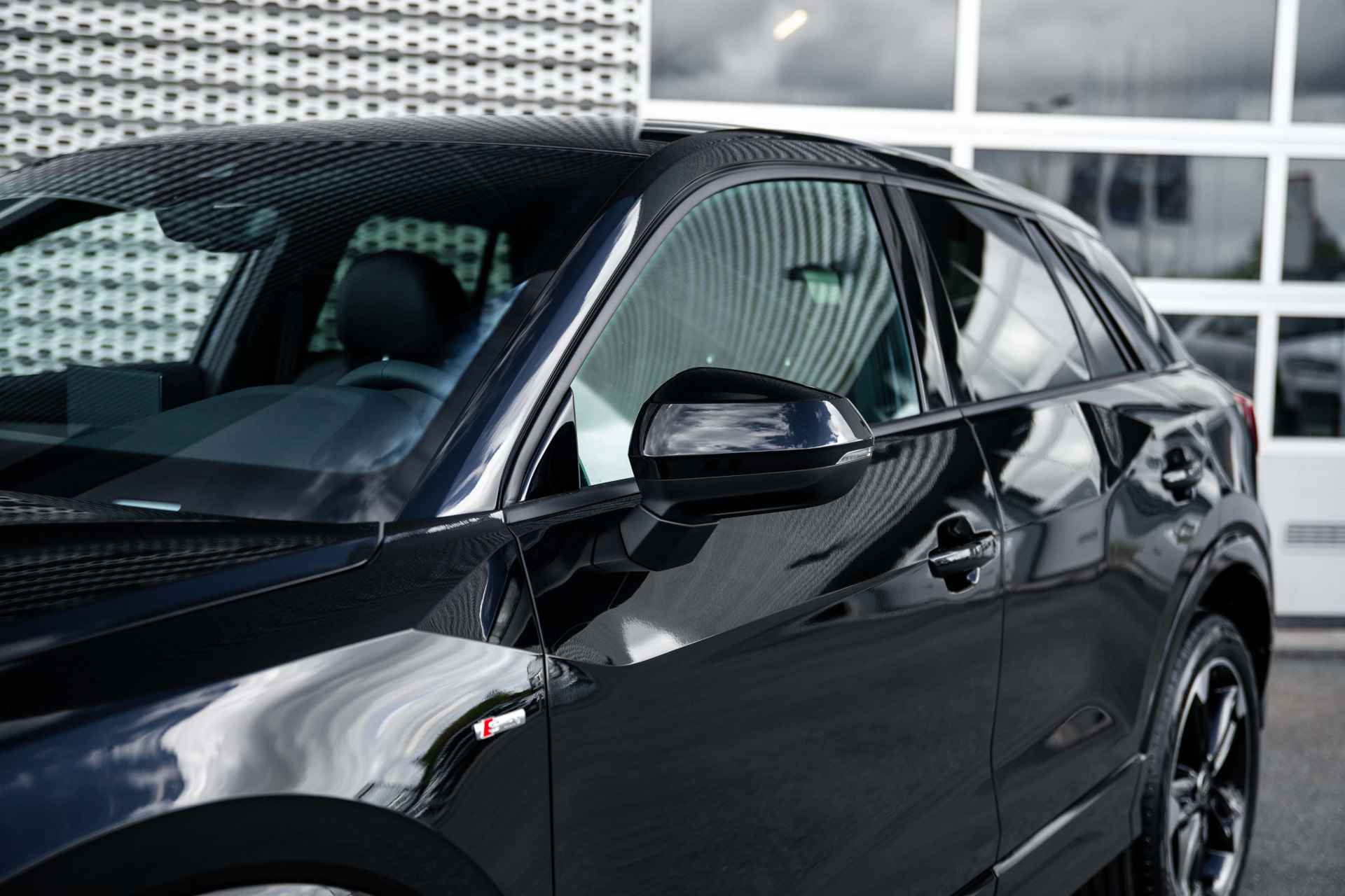 Audi Q2 35 TFSI S Edition | Adaptive cruise | Parking | Privacy glass | 18" - 38/58