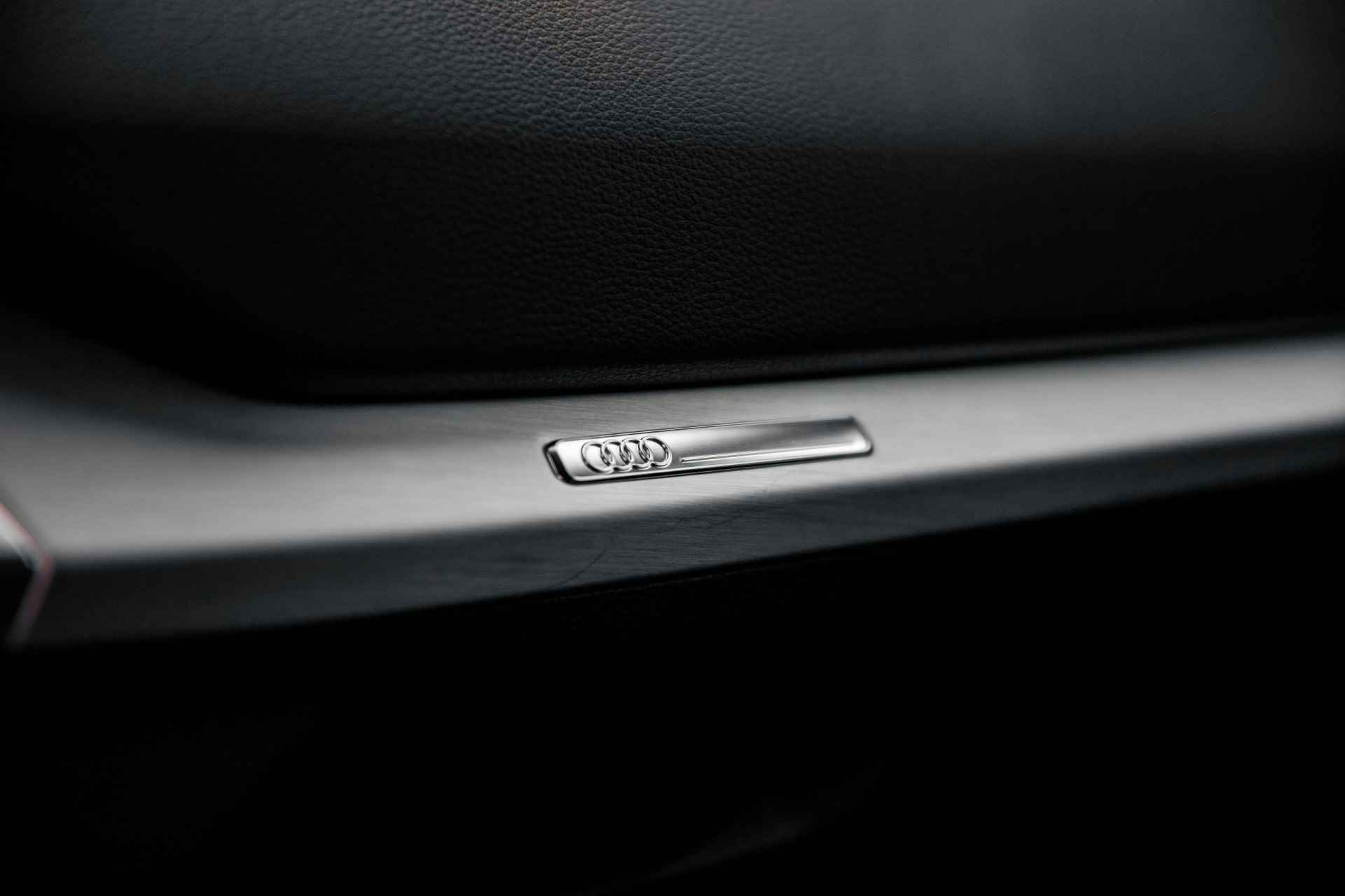 Audi Q2 35 TFSI S Edition | Adaptive cruise | Parking | Privacy glass | 18" - 47/58