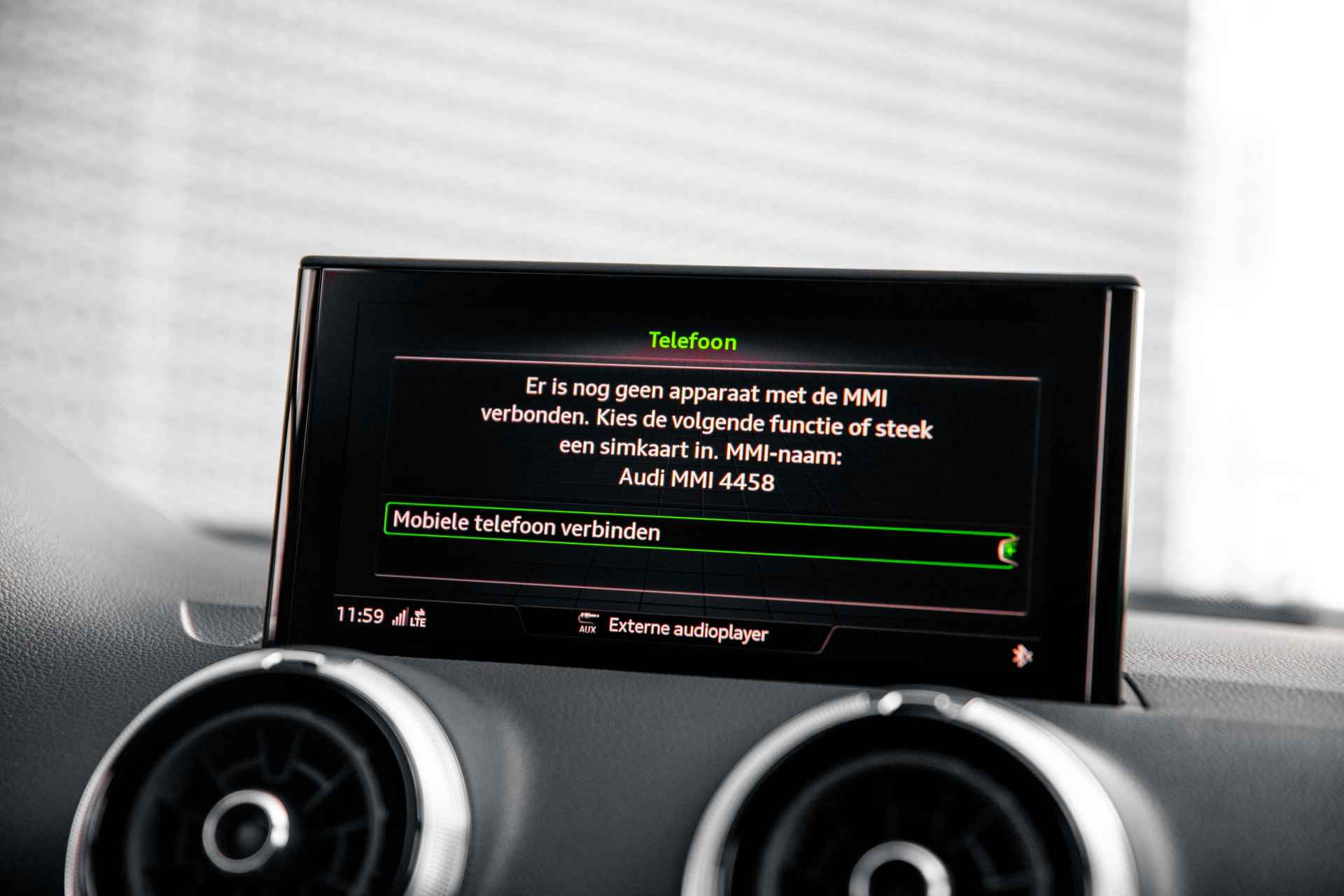 Audi Q2 35 TFSI S Edition | Adaptive cruise | Parking | Privacy glass | 18" - 50/58