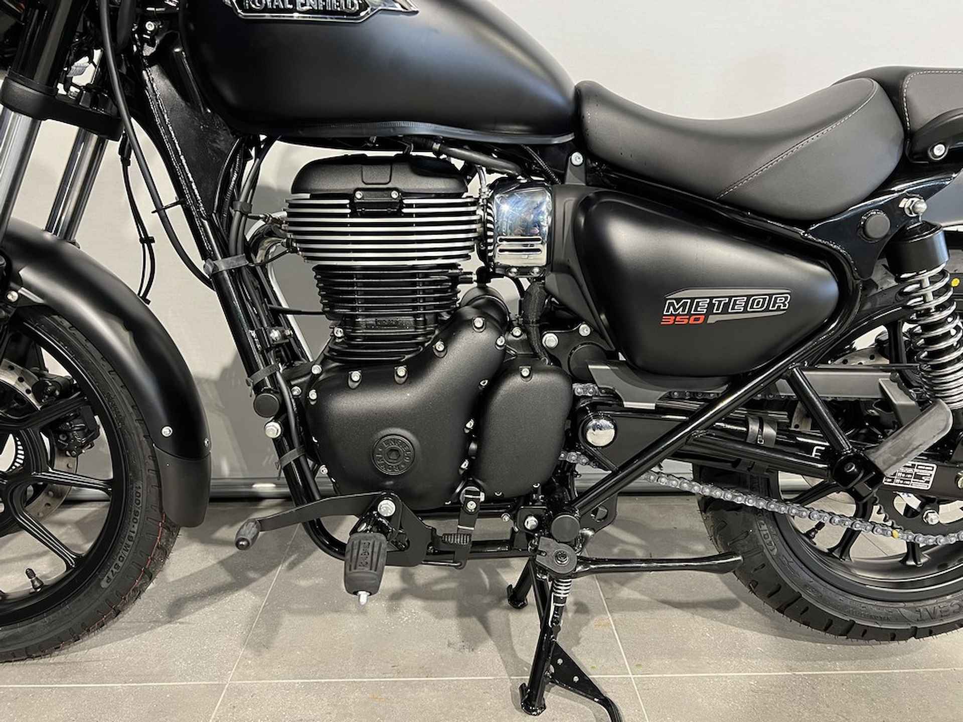 Royal-Enfield METEOR 350 - 8/8