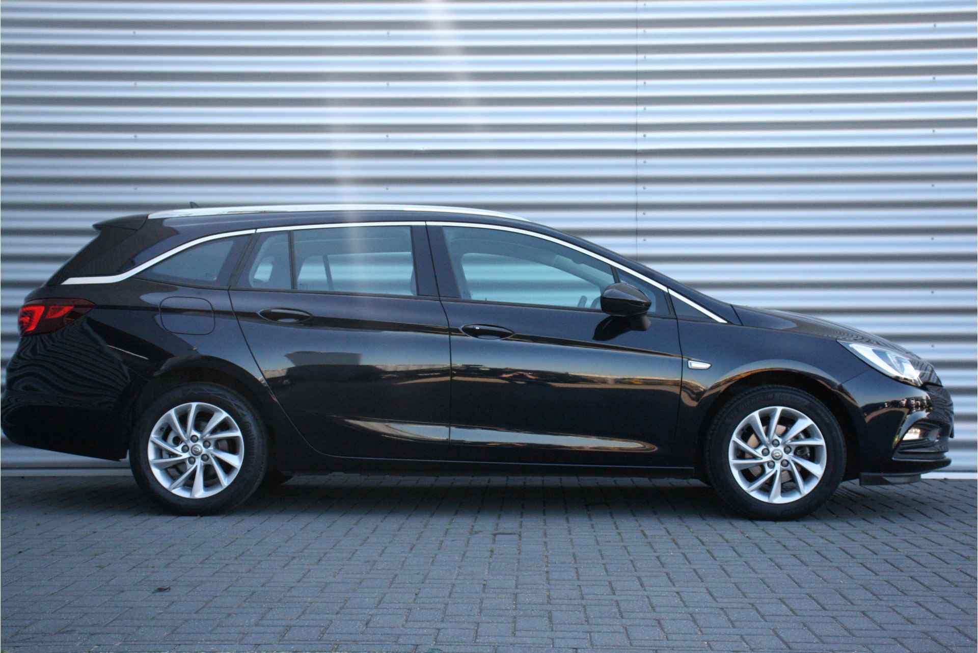 Opel Astra SPORTS TOURER 1.0 TURBO 105PK INNOVATION+ / NAVI / CLIMA / FULL-LED / PDC / AGR / 16" LMV / KEYLESS / BLUETOOTH / CRUISECONTROL - 3/36