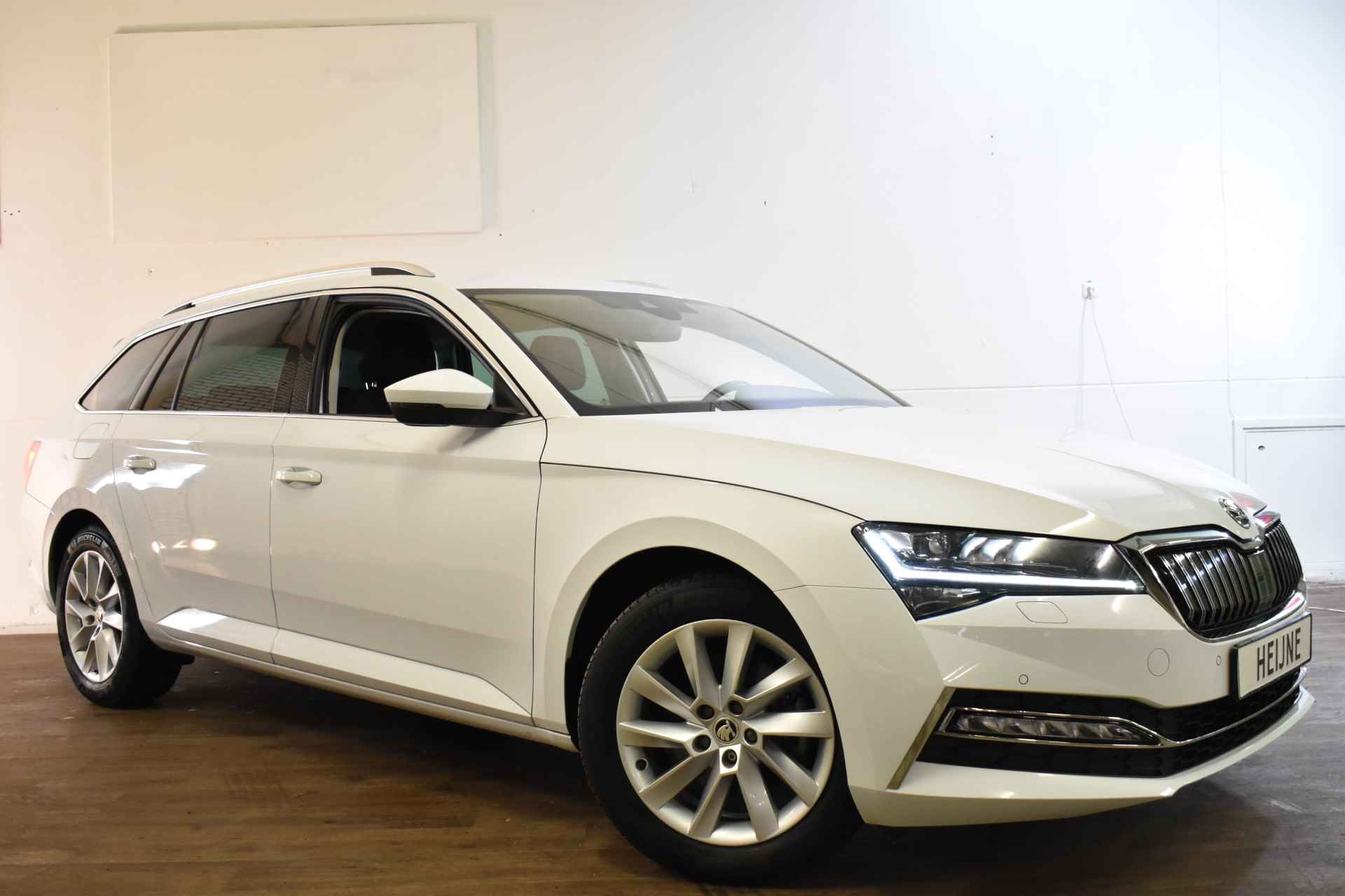 Škoda Superb Combi iV 218PK DSG HYBRID BUSINESS PLUS CARPLAY/PDC/NAVI - 9/44