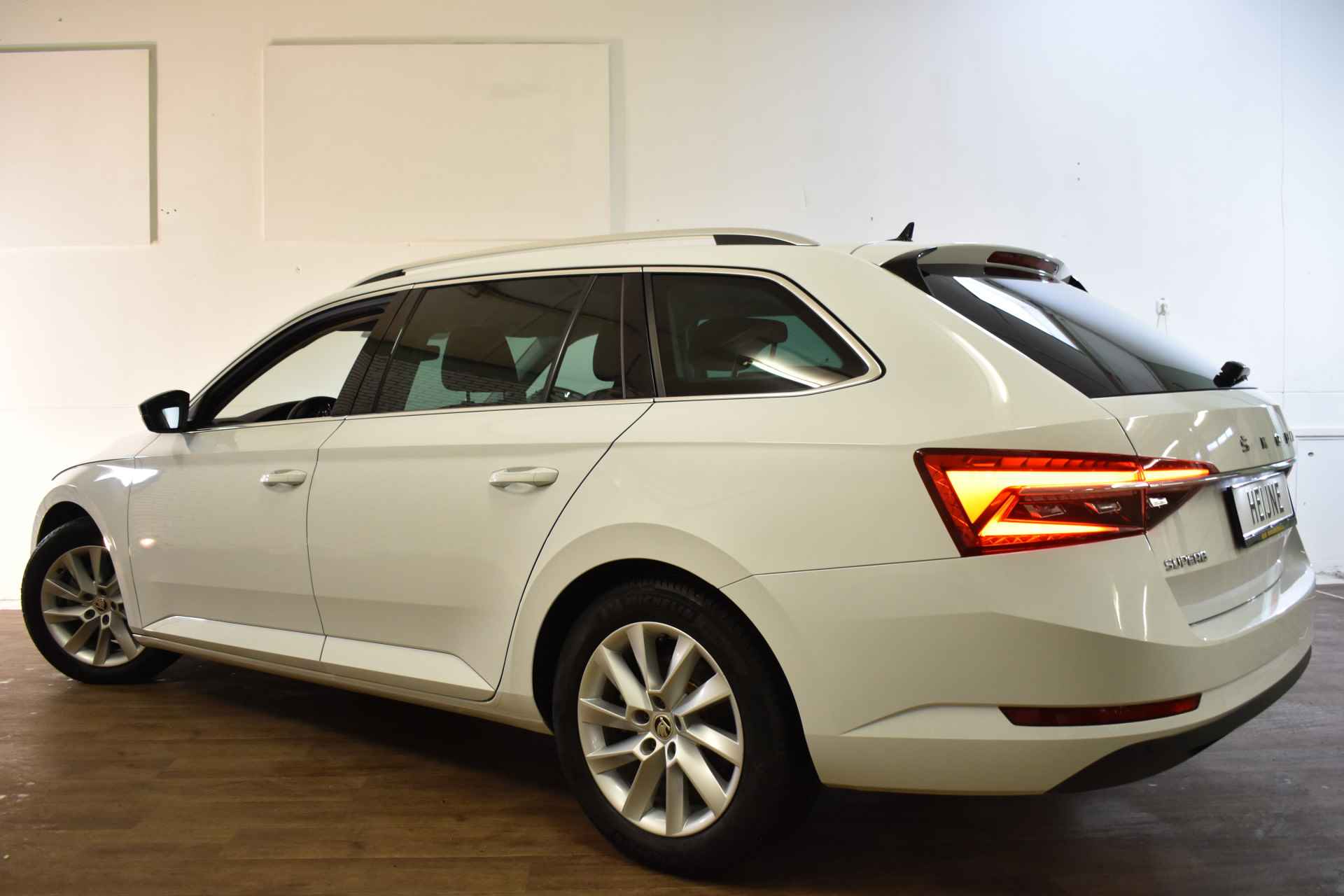 Škoda Superb Combi iV 218PK DSG HYBRID BUSINESS PLUS CARPLAY/PDC/NAVI - 10/44