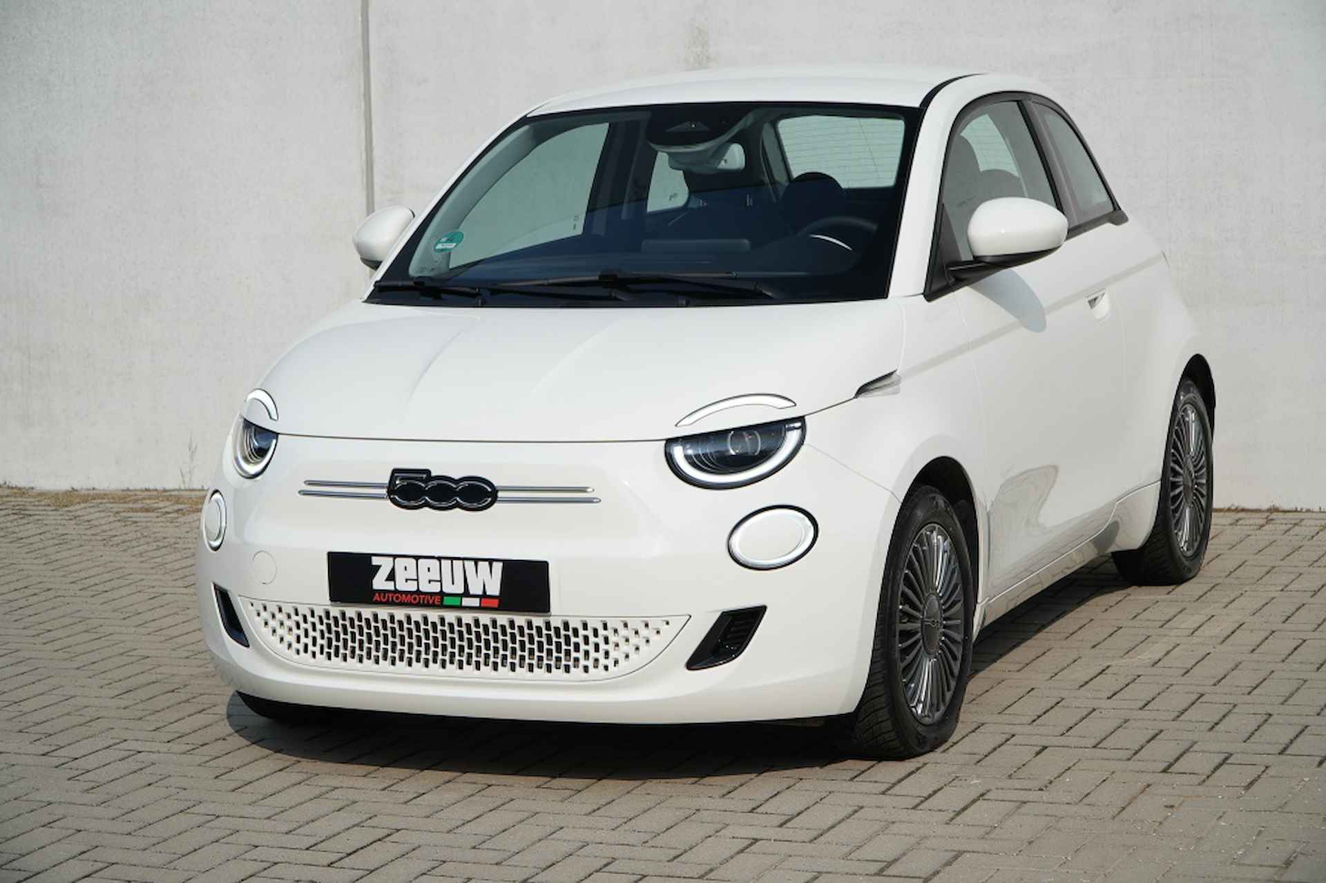 Fiat 500e Icon 42KWH | LED | Navi | Carplay | Comfort | BTW | 16" - 6/32