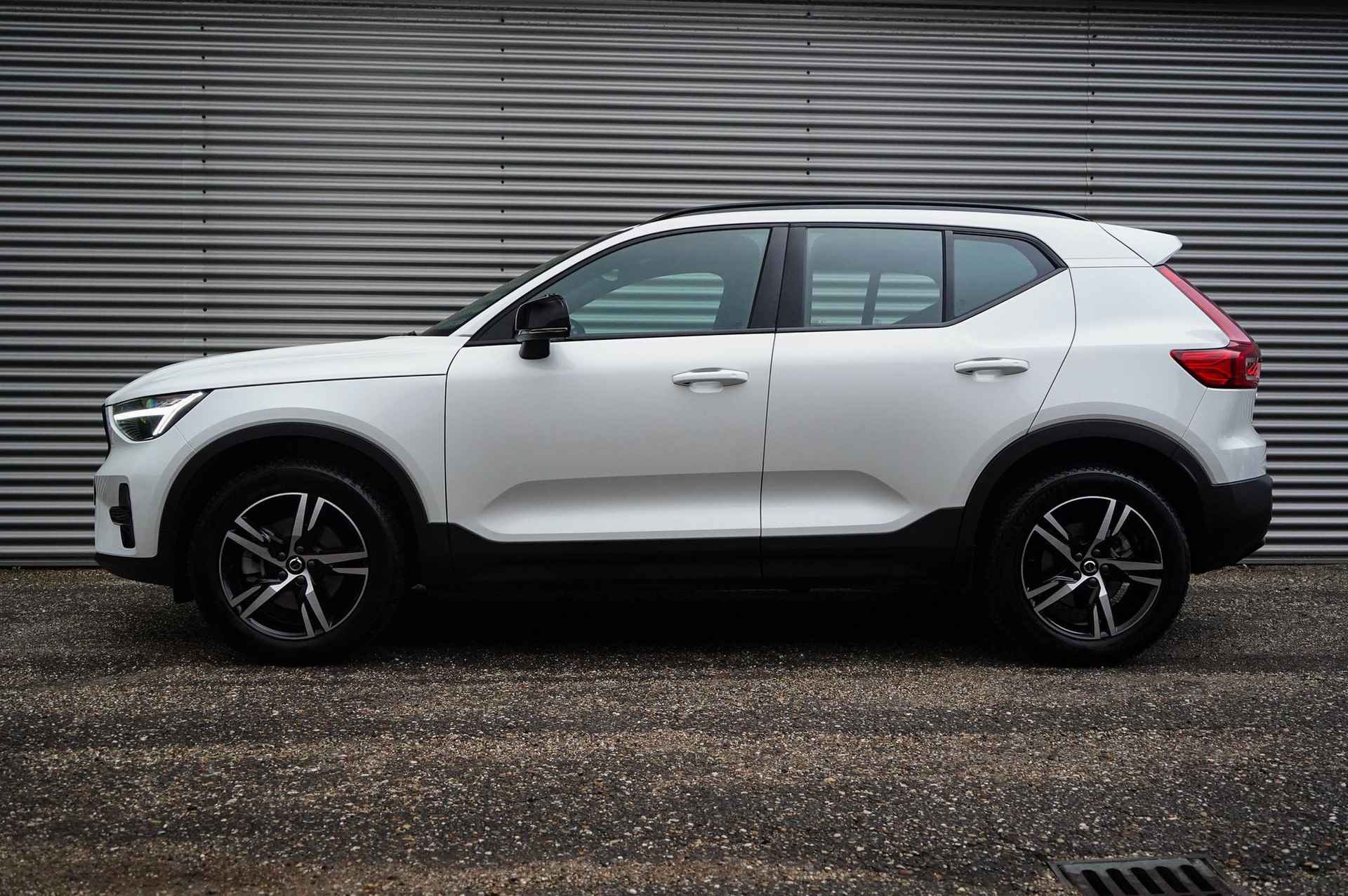 Volvo XC40 2.0 B4 Plus Dark | Google on Board | Internet | DAB+| Adaptieve Cruise controle | BLIS |  Climate Controle | spraak besturing | - 3/30