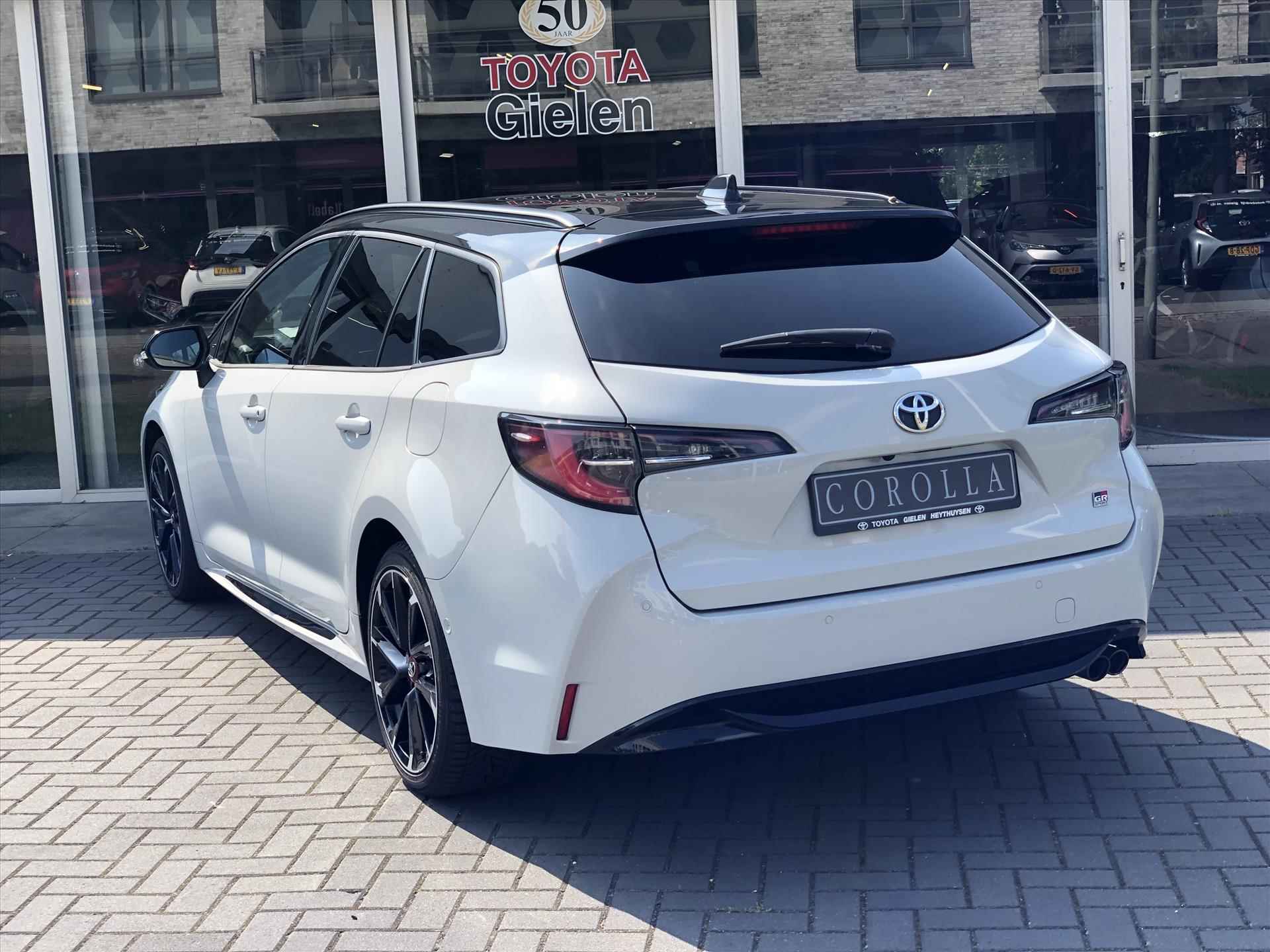 Toyota Corolla Touring Sports 2.0 Hybrid 184pk GR Sport Plus | Head Up Display, JBL, Elektrische achterklep, Dodehoekherkenning - 14/40