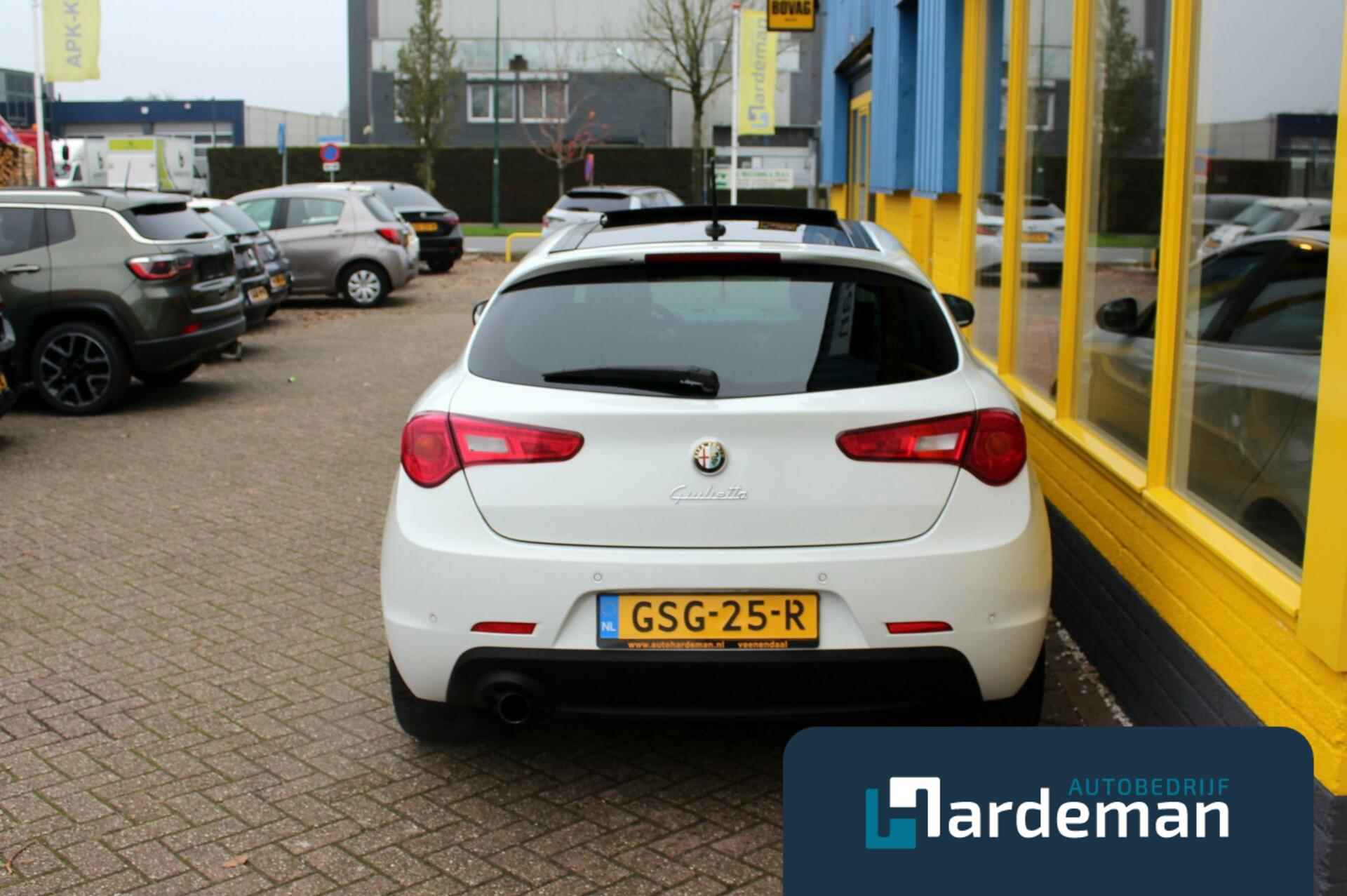 Alfa Romeo Giulietta 1.4 Turbo 170PK Exclusive Panorama - 27/29