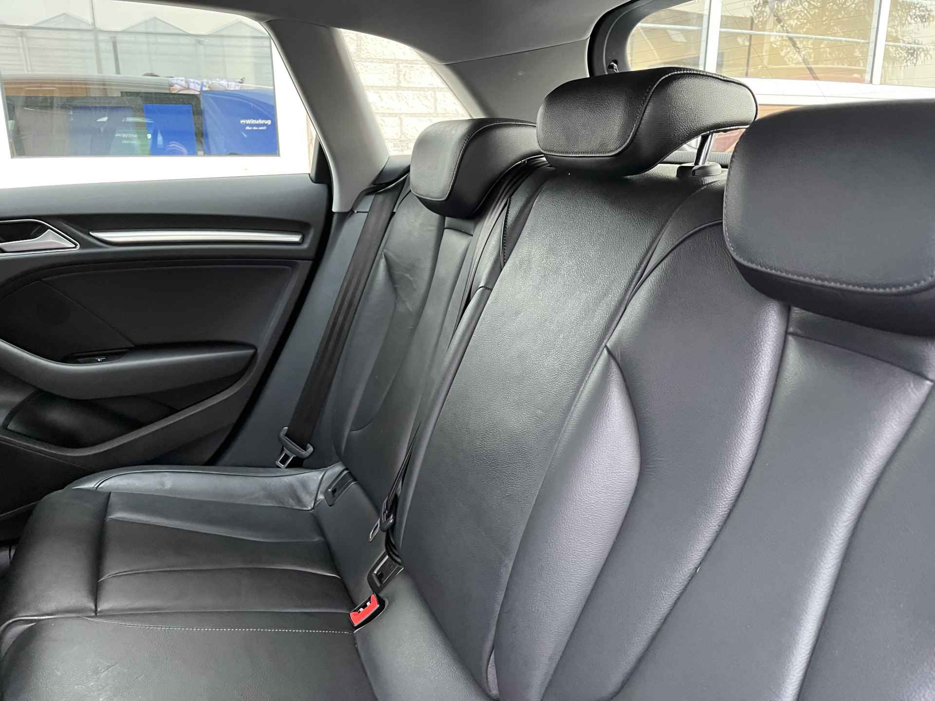 Audi A3 Sportback 30 TFSI Advance / PARK. SENSOREN/ LEDER/ CRUISE/ LED/ VIRTUAL COCKPIT/ APP CONNECT/ NAVI/ CLIMA - 33/44