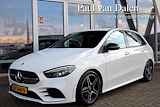 Mercedes B-Klasse B180 AUTOMAAT AMG BUSINESS SOLUTION | Night Pakket | Trekhaak | Widescreen | Camera | Navi | Cruise | Clima | Apple Carplay |