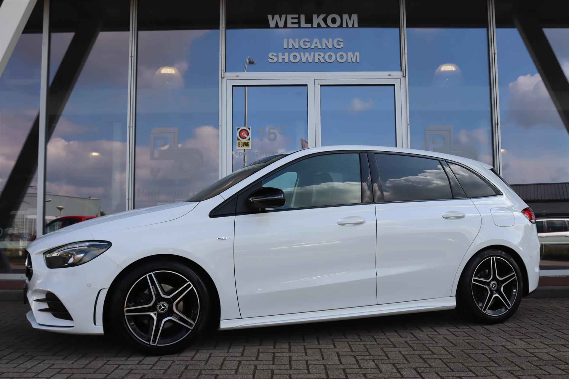 Mercedes B-Klasse B180 AUTOMAAT AMG BUSINESS SOLUTION | Night Pakket | Trekhaak | Widescreen | Camera | Navi | Cruise | Clima | Apple Carplay | - 4/62