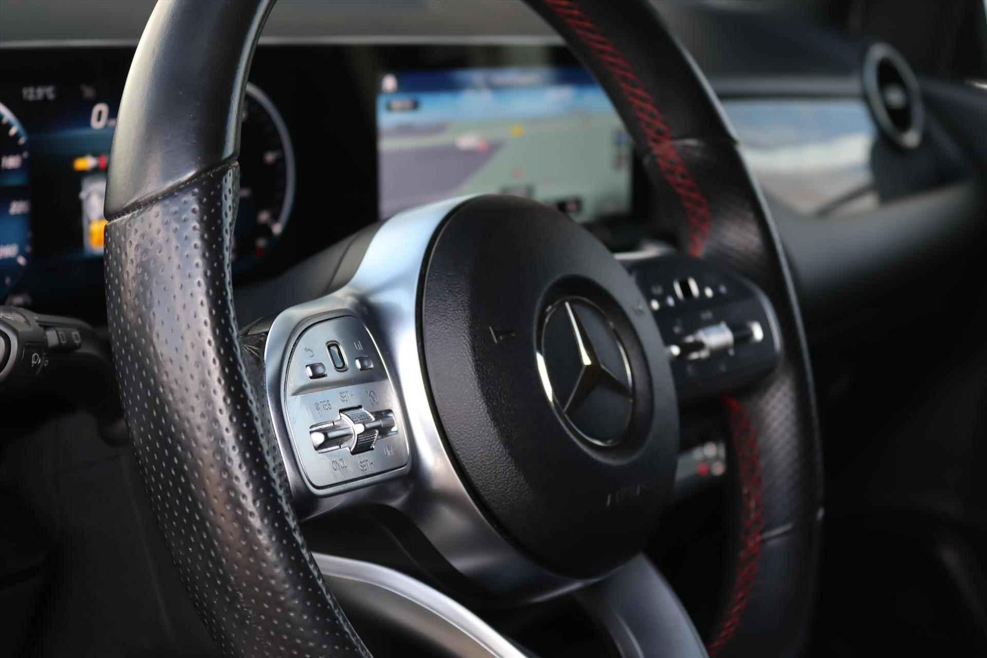 Mercedes B-Klasse B180 AUTOMAAT AMG BUSINESS SOLUTION | Night Pakket | Trekhaak | Widescreen | Camera | Navi | Cruise | Clima | Apple Carplay | - 17/62