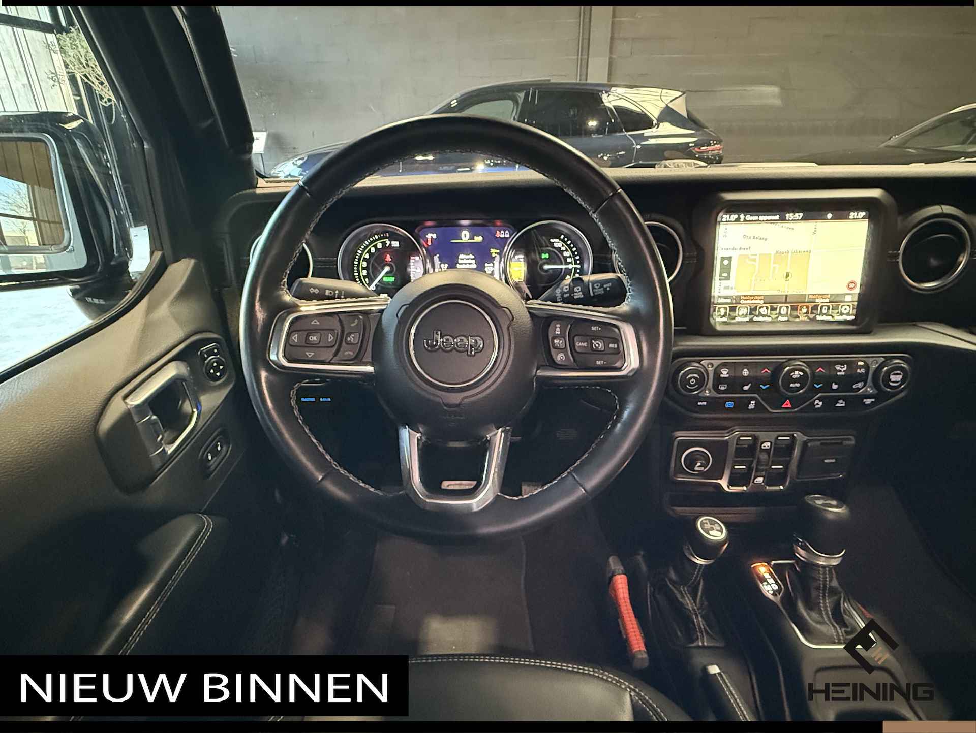 Jeep Wrangler Unlimited 4xe 380 Sahara. 20 inch. Leer. Navi. Hollandse auto met NAP - 15/56