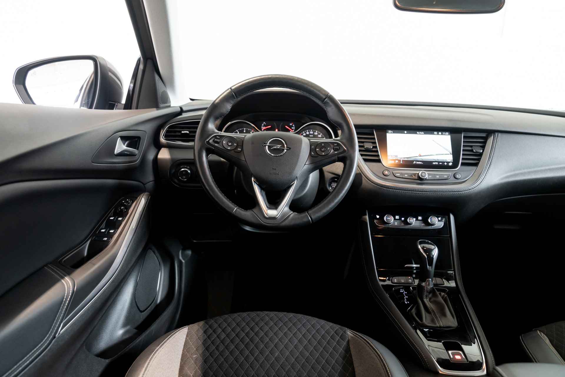 Opel Grandland X 1.2 Turbo Innovation | Automaat | Stoel & Stuurverwarming | Climate Controle | El. Achterklep | Dodehoek sensoren | - 40/41