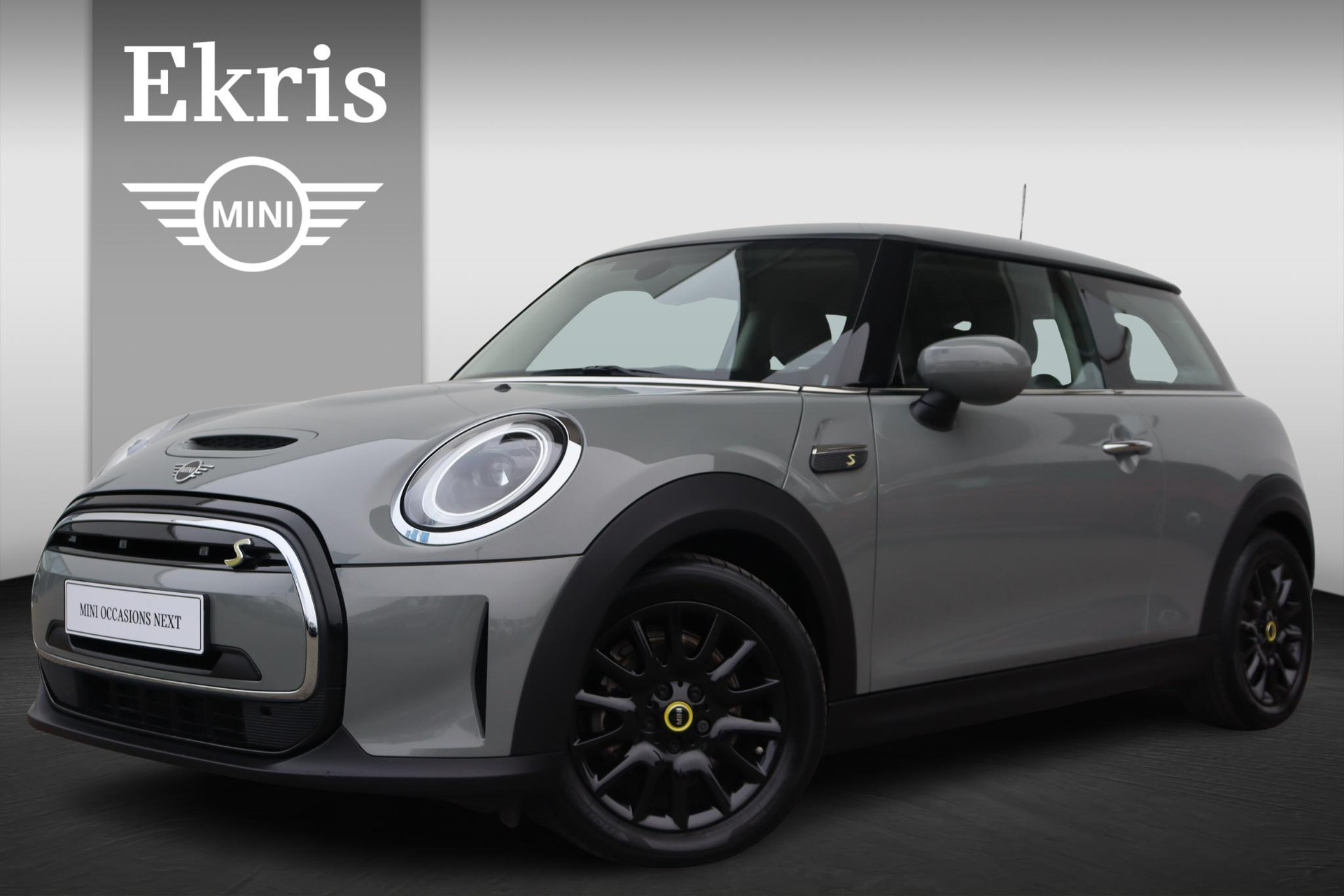 Mini Mini Electric Business Edition 33 kWh Navigatie/ Cruise Control/ Warmtepomp/ Sportstoelen/ Carplay