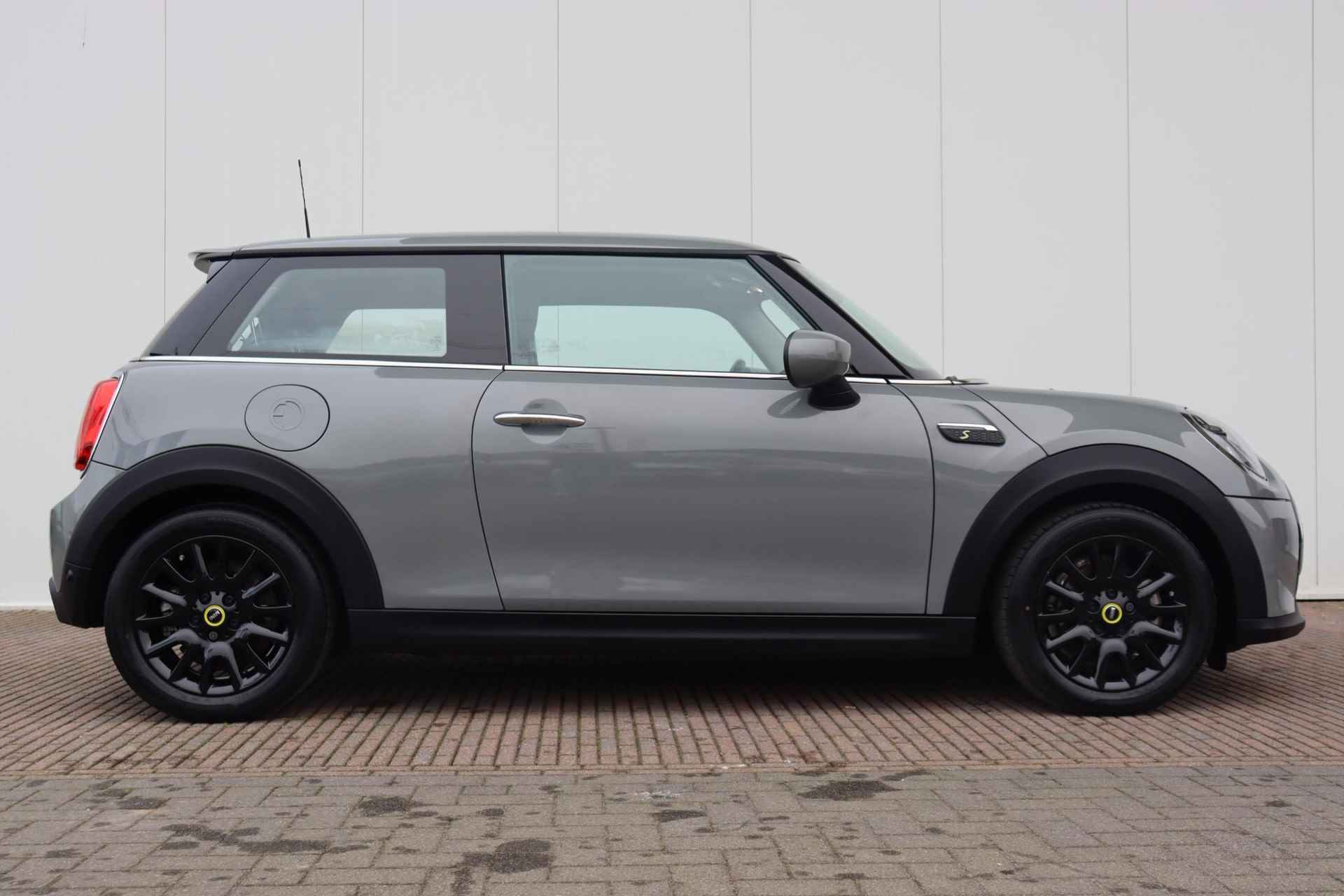 Mini Mini Electric Business Edition 33 kWh Navigatie/ Cruise Control/ Warmtepomp/ Sportstoelen/ Carplay - 4/25