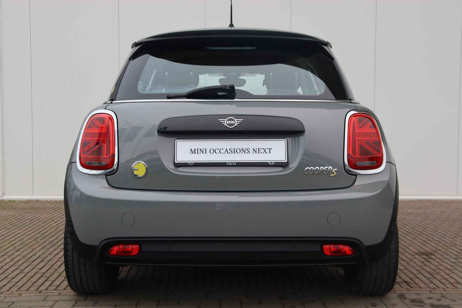 Mini Mini Electric Business Edition 33 kWh Navigatie/ Cruise Control/ Warmtepomp/ Sportstoelen/ Carplay - 7/25