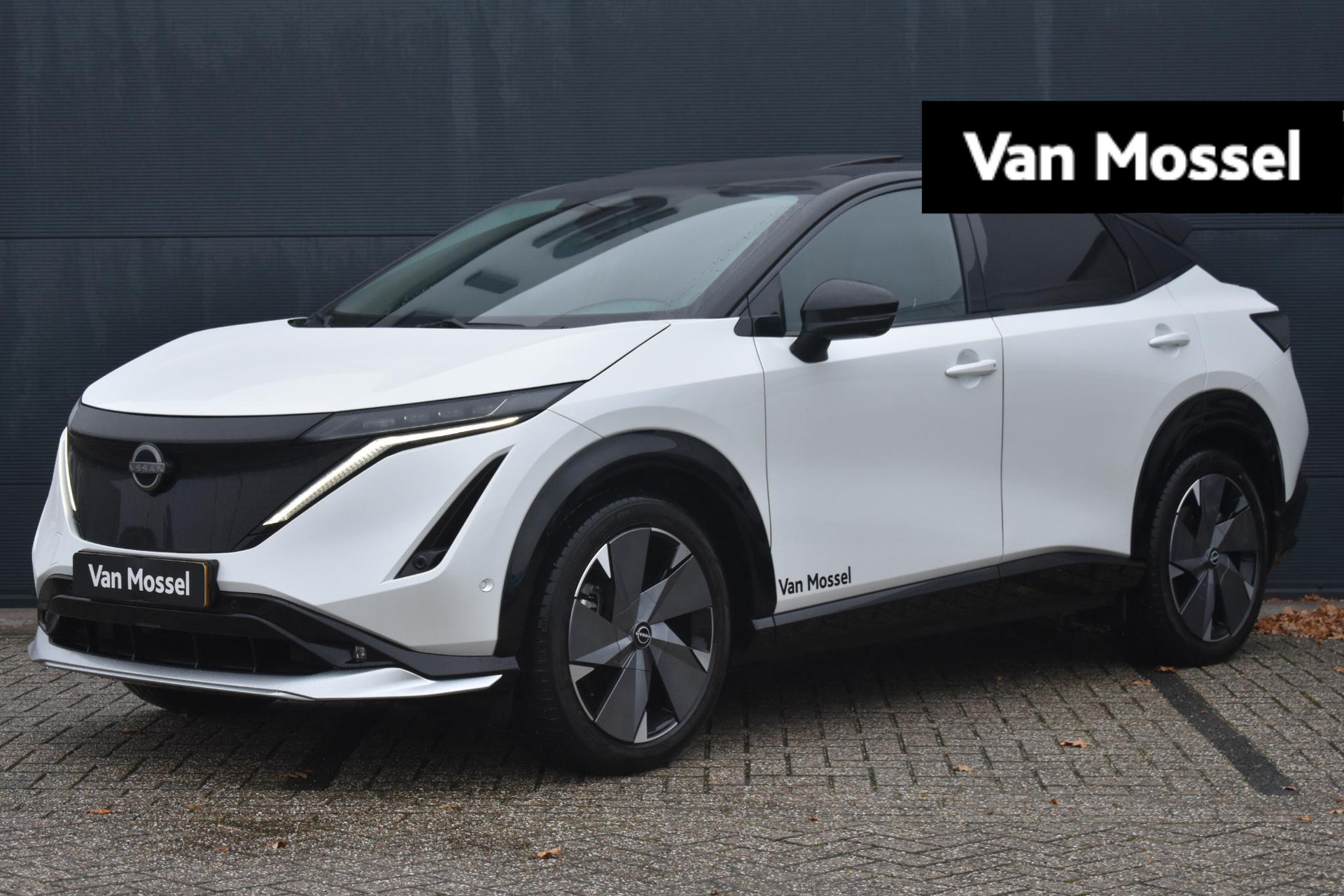 Nissan Ariya e-4ORCE Evolve+ 91 kWh 395pk | Schuif/kanteldak | Leder | Draadloze Apple Carplay & Android Auto | Elektrisch Verstelbare Stoelen | Stoel/Stuurwiel Verwarming |