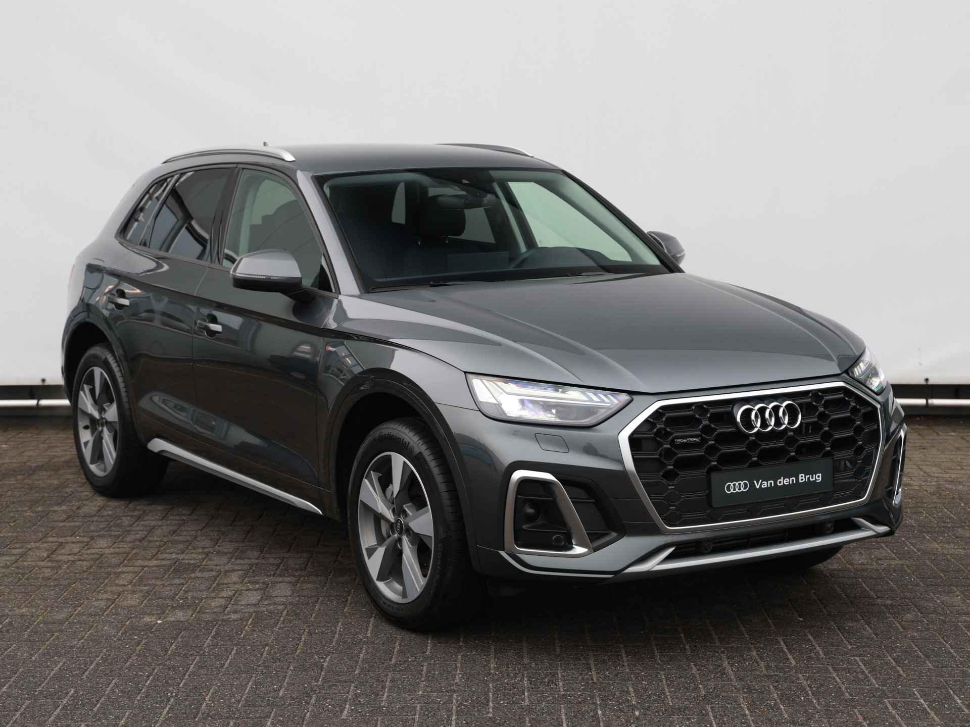 Audi Q5 55 TFSI e S edition 367pk | Adaptive Cruise | Dodehoek | Camera | Matrix LED | Apple carplay | Navi - 3/35