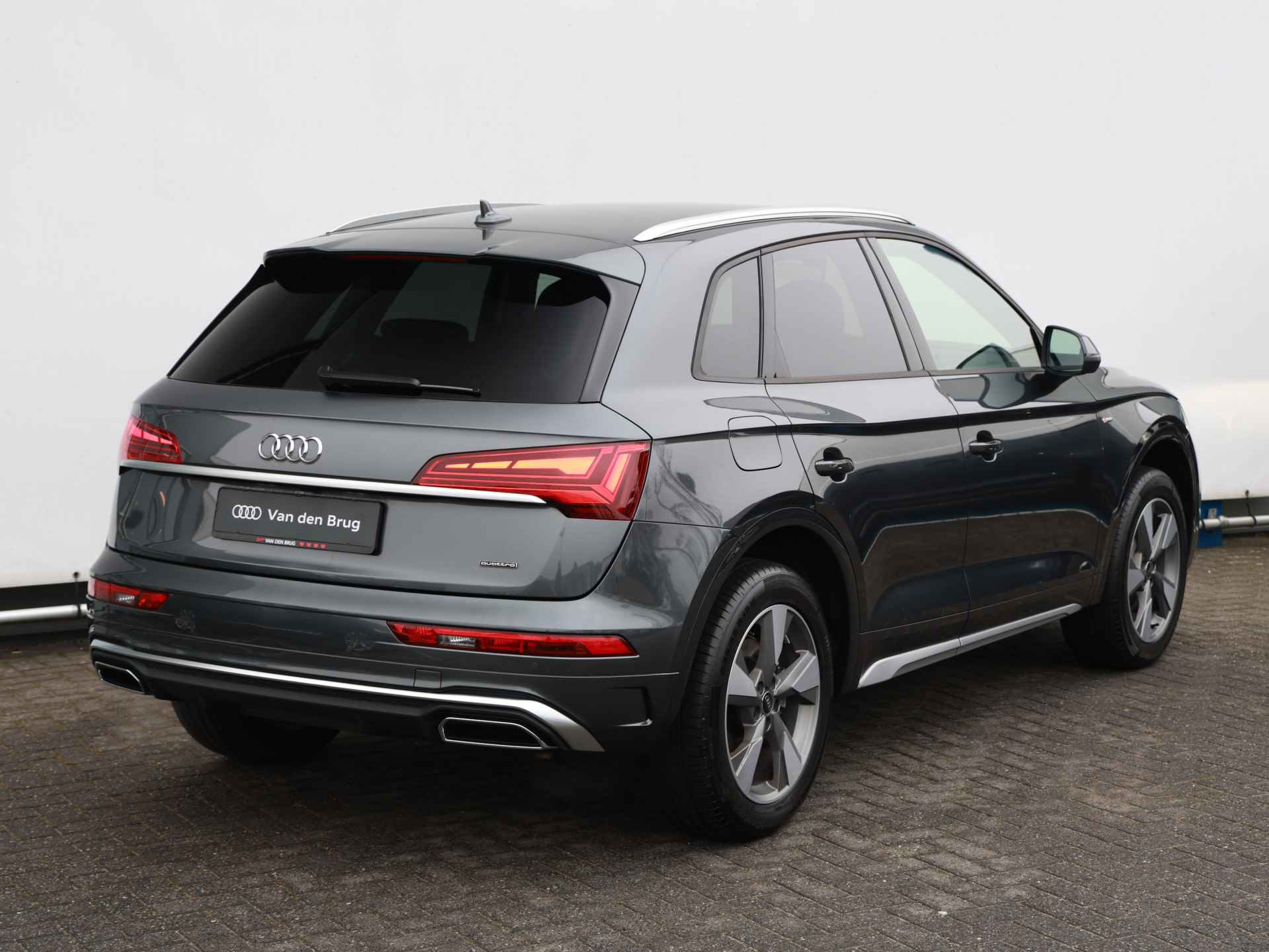 Audi Q5 55 TFSI e S edition 367pk | Adaptive Cruise | Dodehoek | Camera | Matrix LED | Apple carplay | Navi - 5/35