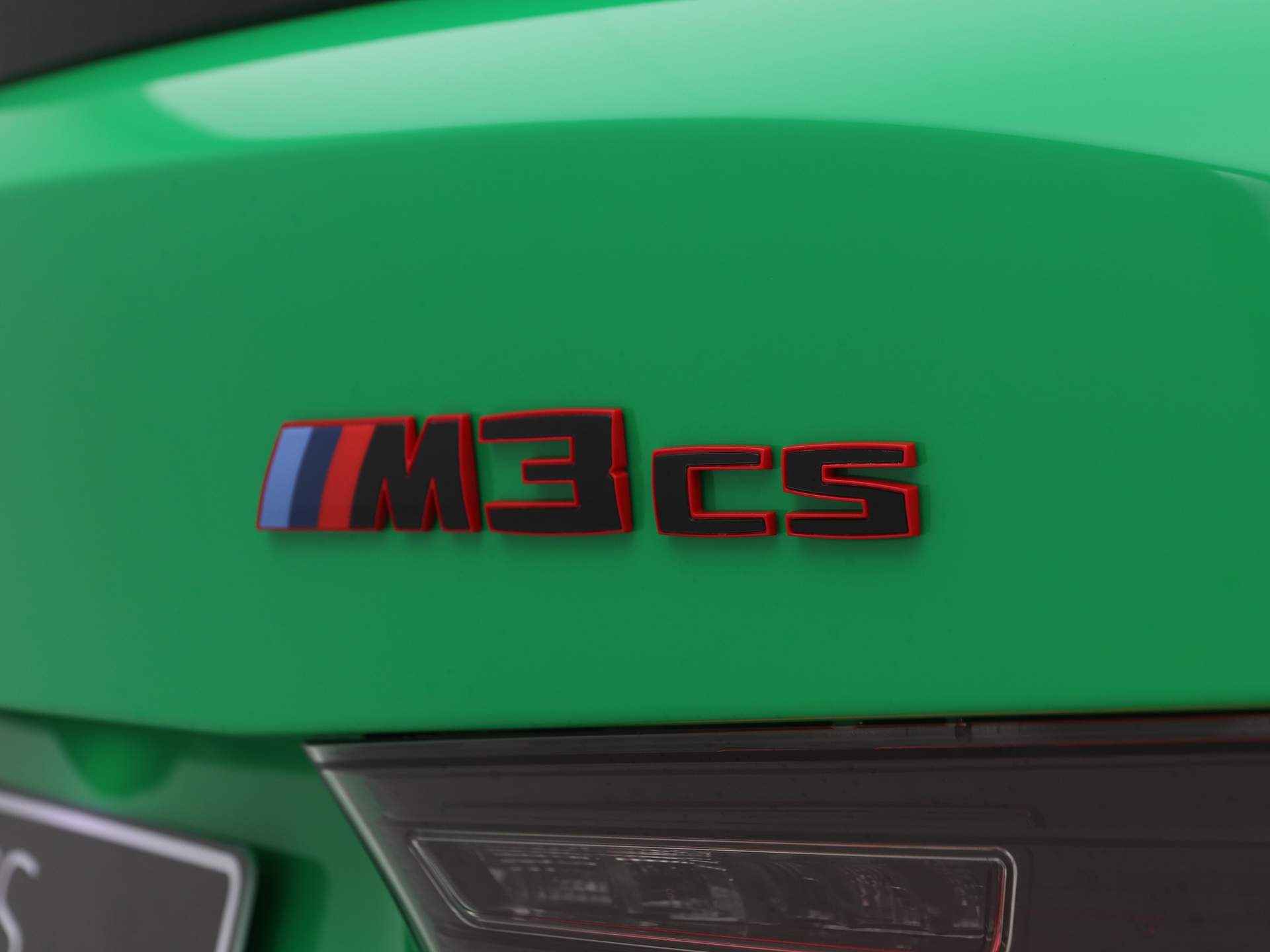 BMW M3 CS - Signal Green - 32/33
