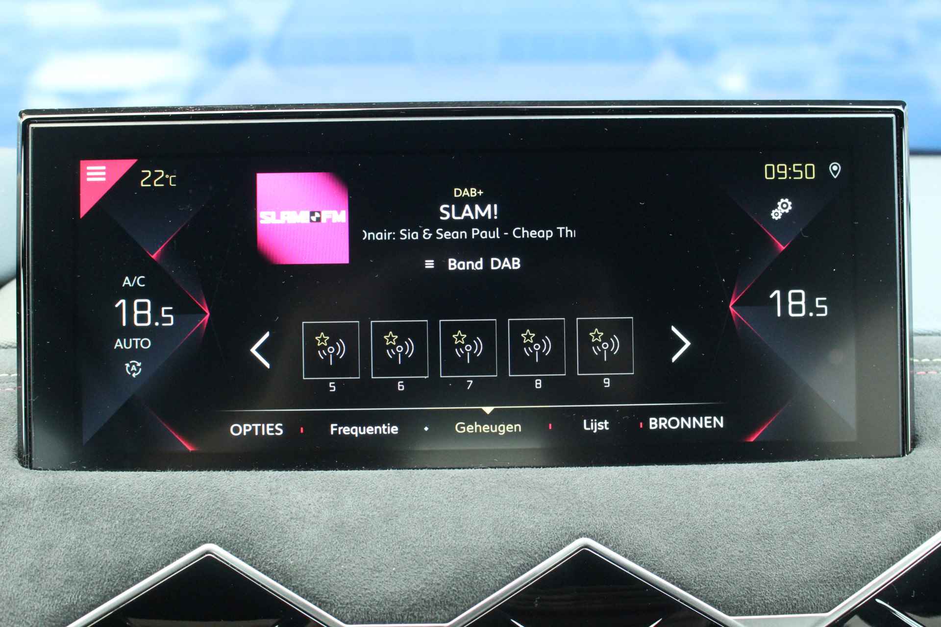 DS DS 3 Crossback 1.2 Performance Line | Navi | carPlay | Camera | Climate & Cruise C. | | Navigatie | | Navigatie | Cruise Control | Airco - 25/43