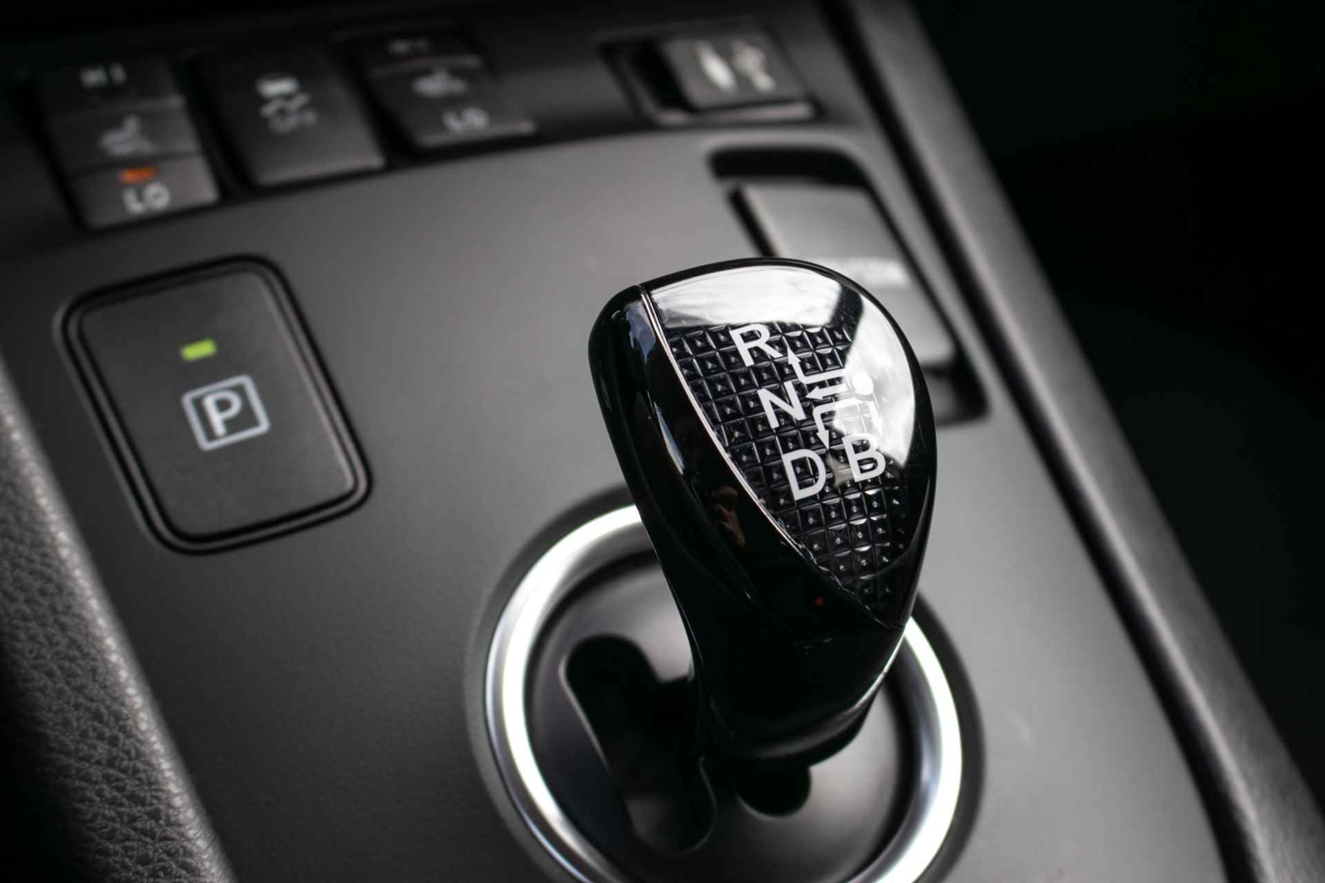 Toyota Auris Touring Sports 1.8 Hybrid Dynamic Ultimate - All-in rijklrprs | Navi | Stoelverw. | Cruise | Camera - 20/43