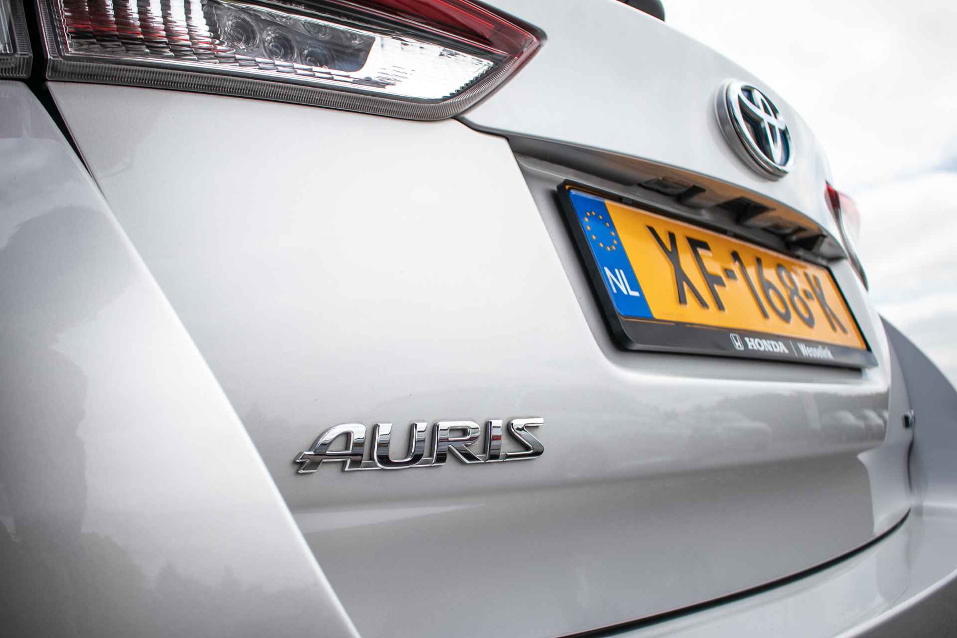 Toyota Auris Touring Sports 1.8 Hybrid Dynamic Ultimate - All-in rijklrprs | Navi | Stoelverw. | Cruise | Camera - 30/43