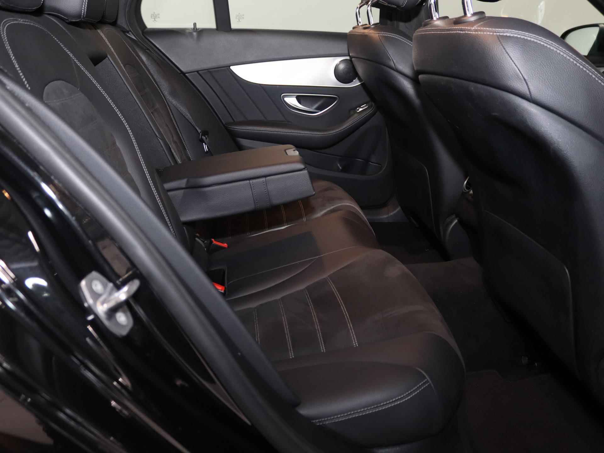 Mercedes-Benz C-klasse Estate 180 Business Solution AMG | Panoramadak | Digitaal Dashboard | Led-koplampen | Achteruitrijcamera | Apple carplay - 12/25