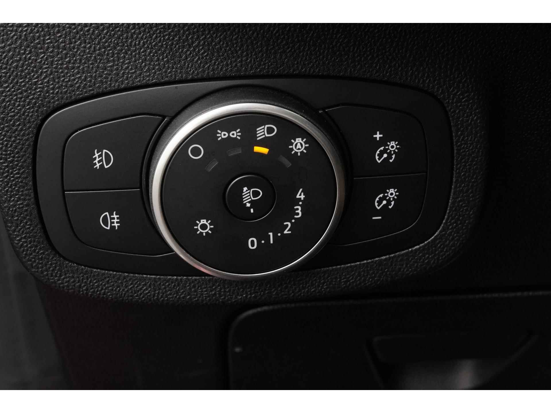 Ford Fiesta 1.0 EcoBoost Titanium Automaat | Panoramadak | Navigatie | Zondag Open! - 25/41