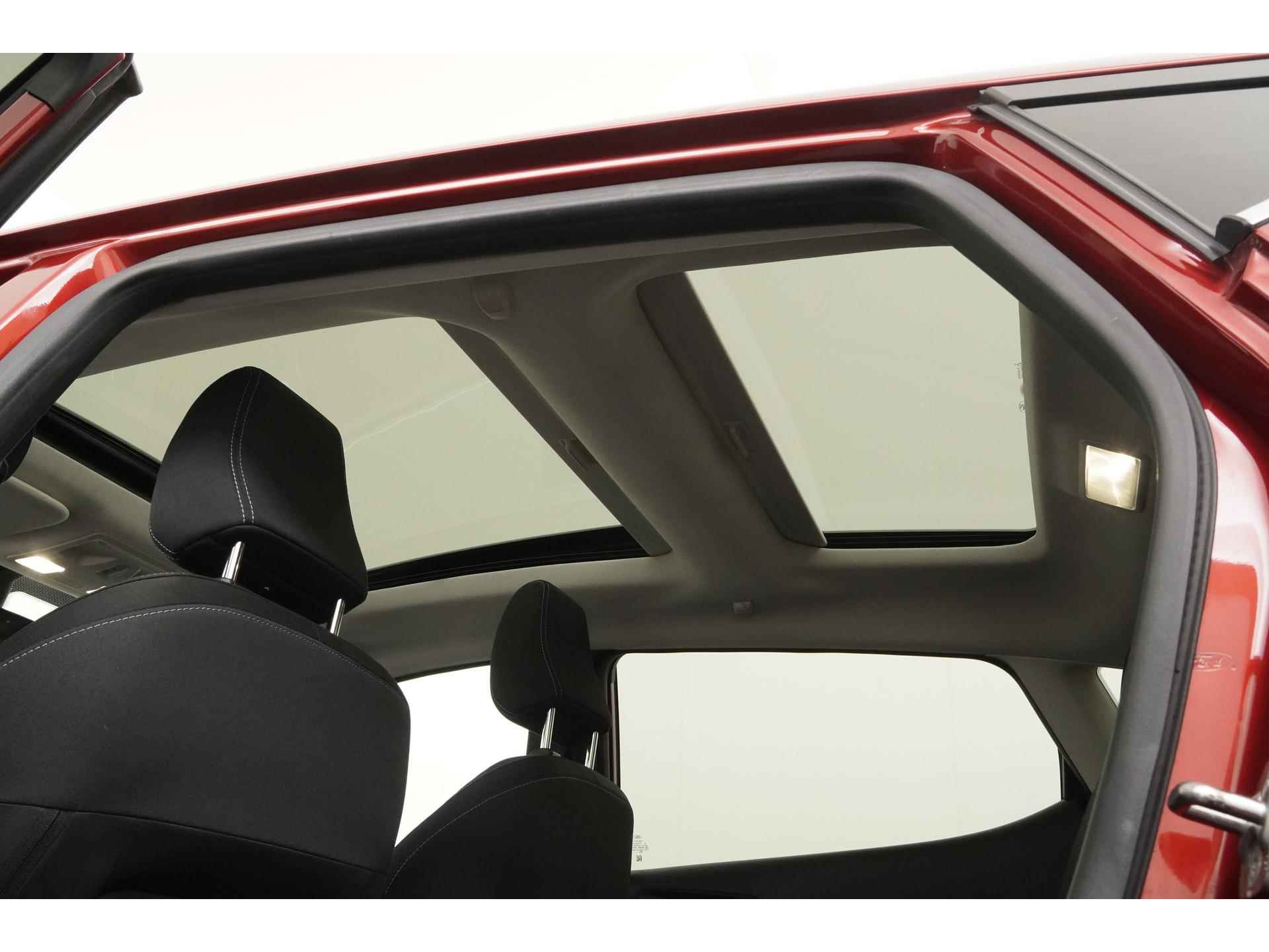 Ford Fiesta 1.0 EcoBoost Titanium Automaat | Panoramadak | Navigatie | Zondag Open! - 31/41