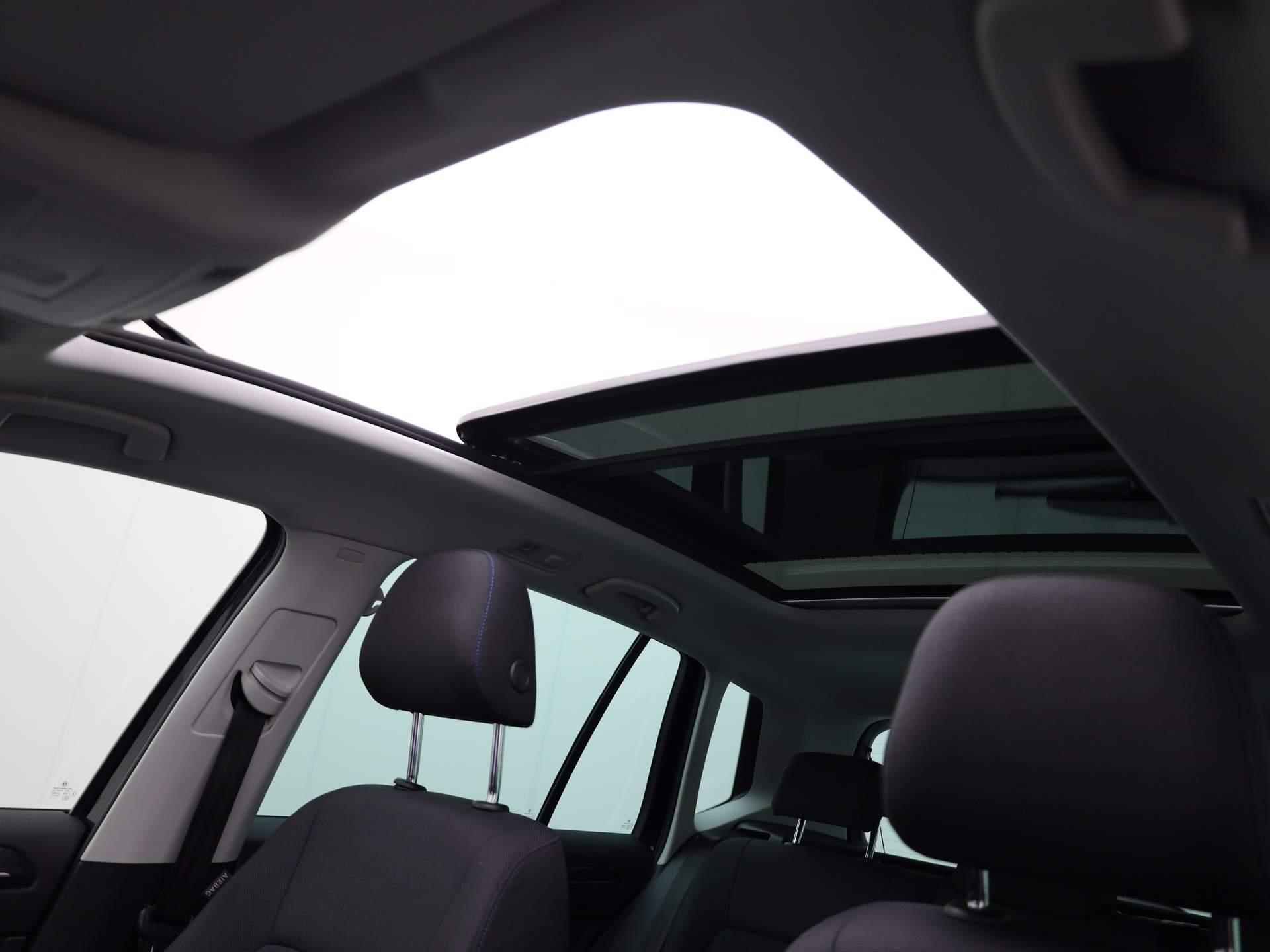 Volkswagen Golf Sportsvan 1.5TSI/150PK United DSG · Panoramadak · Navigatie · Stoel-/stuurverwarming - 17/40