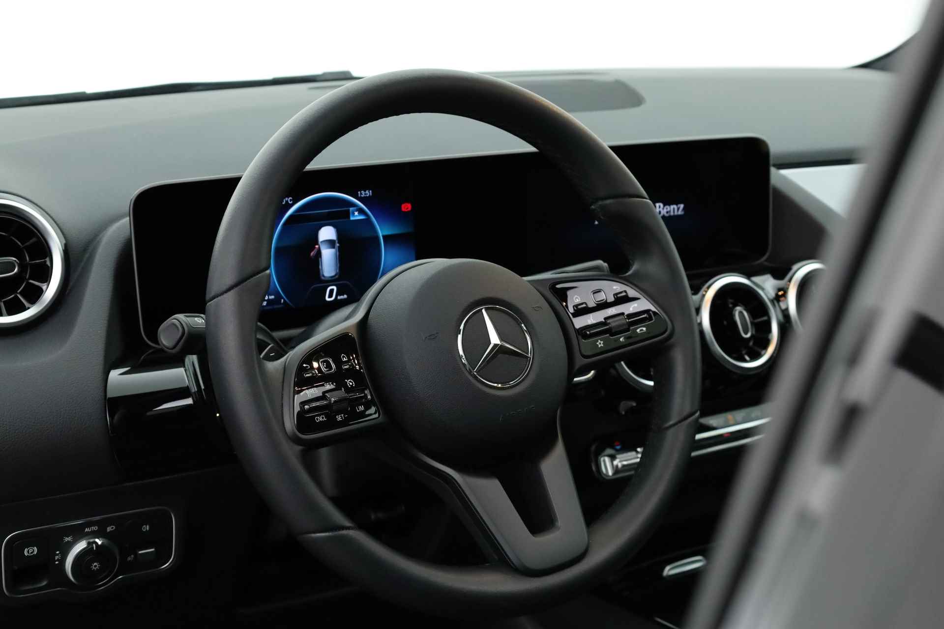 Mercedes-Benz B-Klasse 180 Advantage Automaat | Panoramadak | Camera | Trekhaak | Navi | Stoelverw. | Park Assist | - 5/35