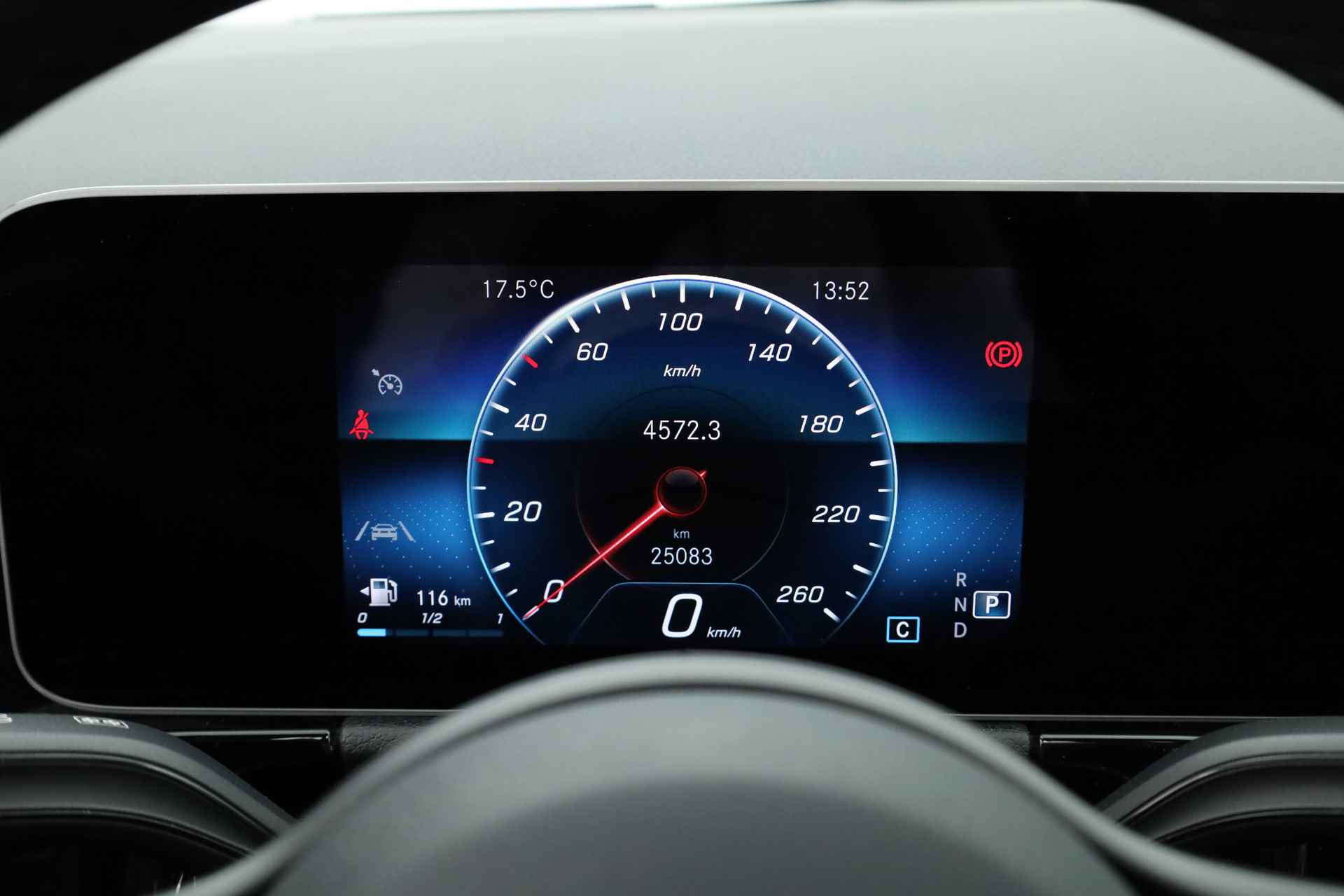 Mercedes-Benz B-Klasse 180 Advantage Automaat | Panoramadak | Camera | Trekhaak | Navi | Stoelverw. | Park Assist | - 11/35