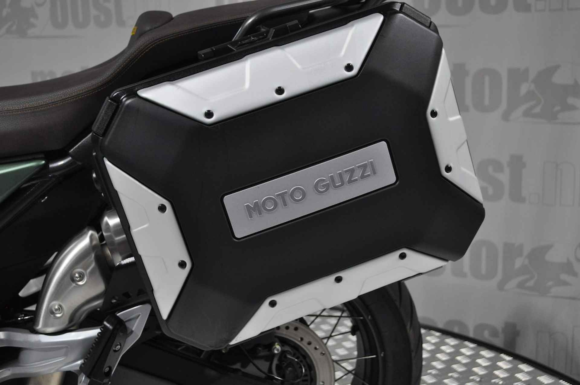 MOTO GUZZI V 85 Tt CENTENARIO   1921-2021 - 10/22