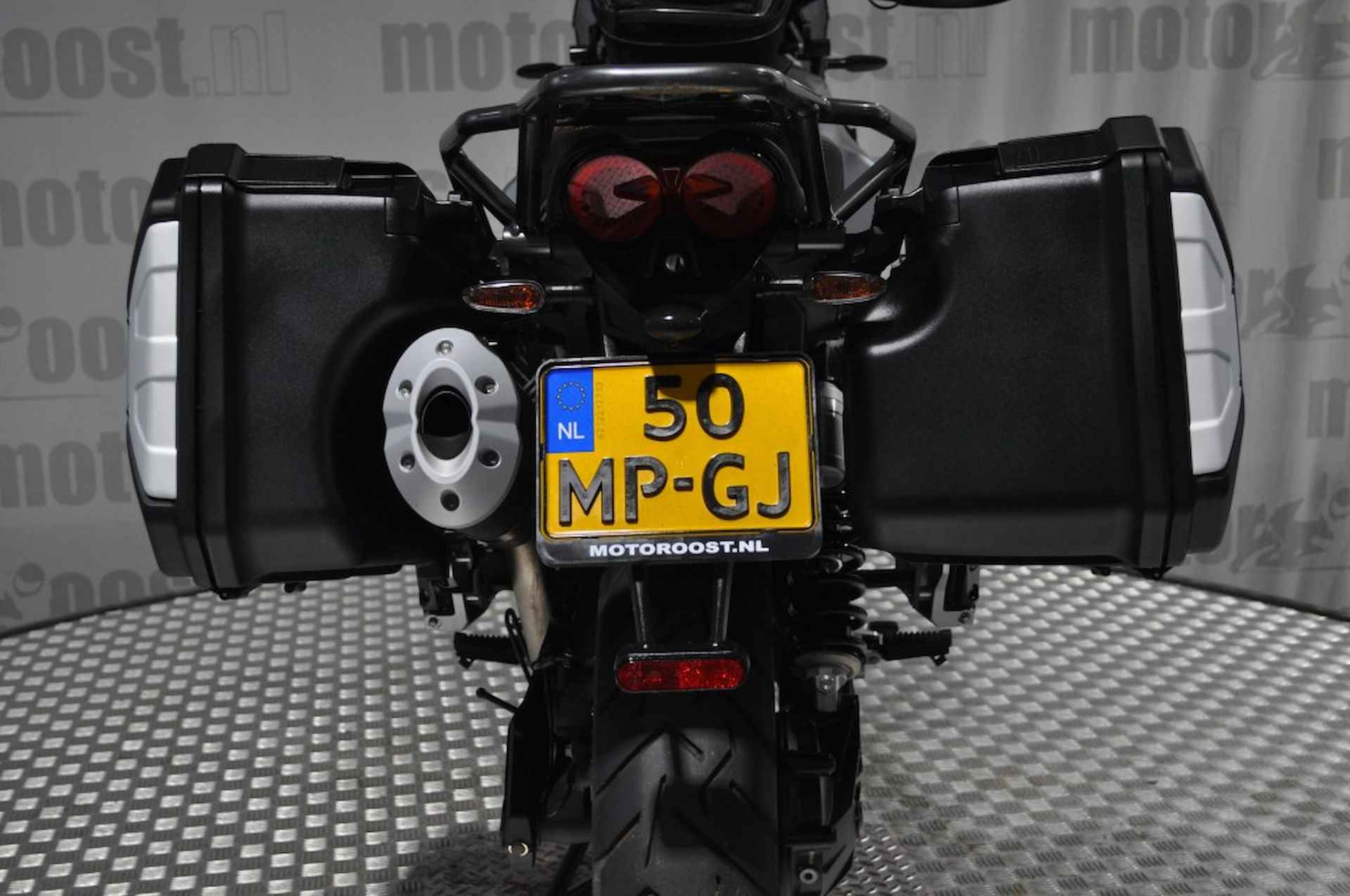 MOTO GUZZI V 85 Tt CENTENARIO   1921-2021 - 16/22