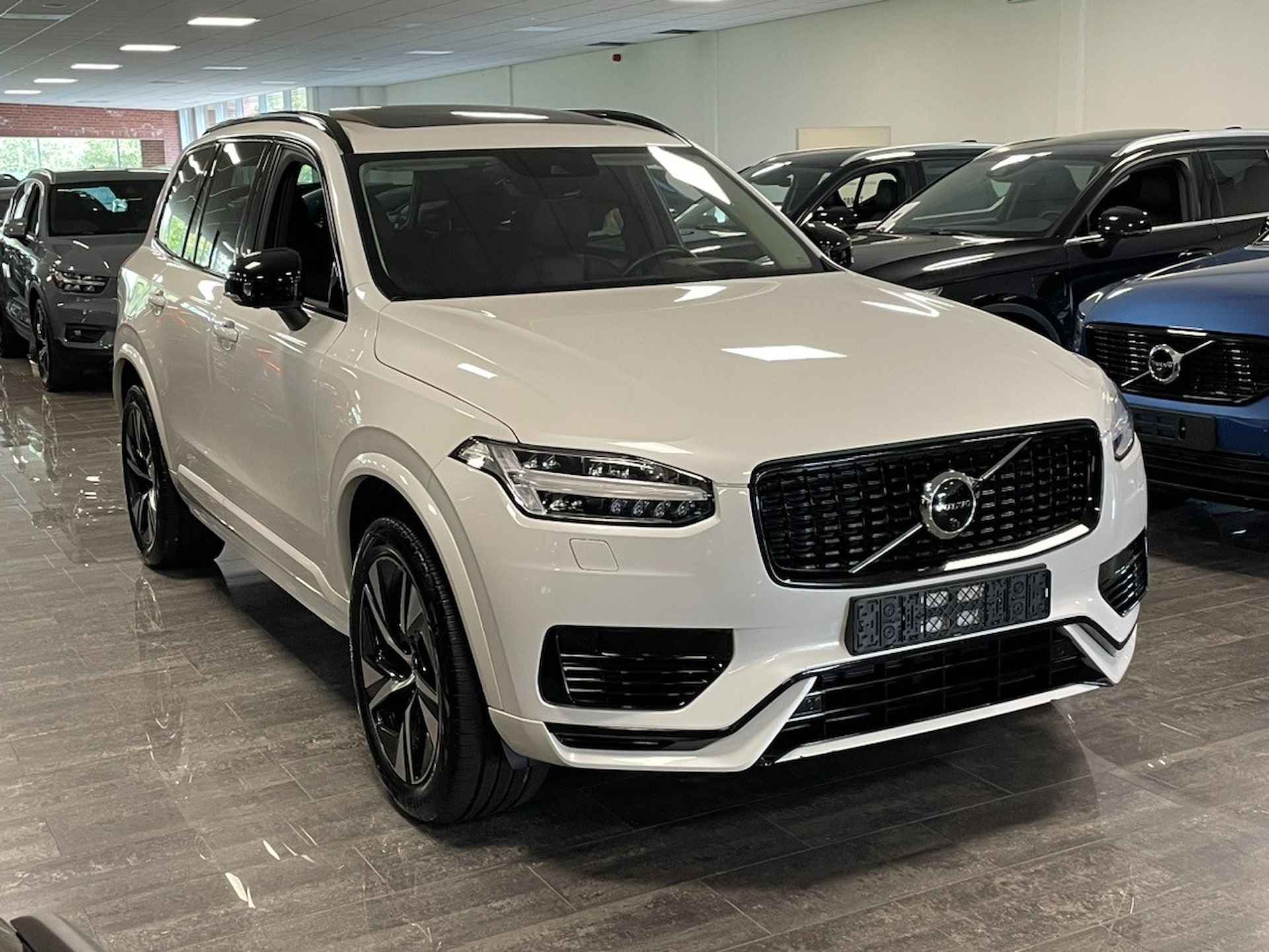 Volvo XC90 T8 AWD Recharge R-Design | Head-Up Display | 360° Camera | Harman Kardon | Stoelverwarming voor+achter | Stuurwielverwarming | F - 2/31