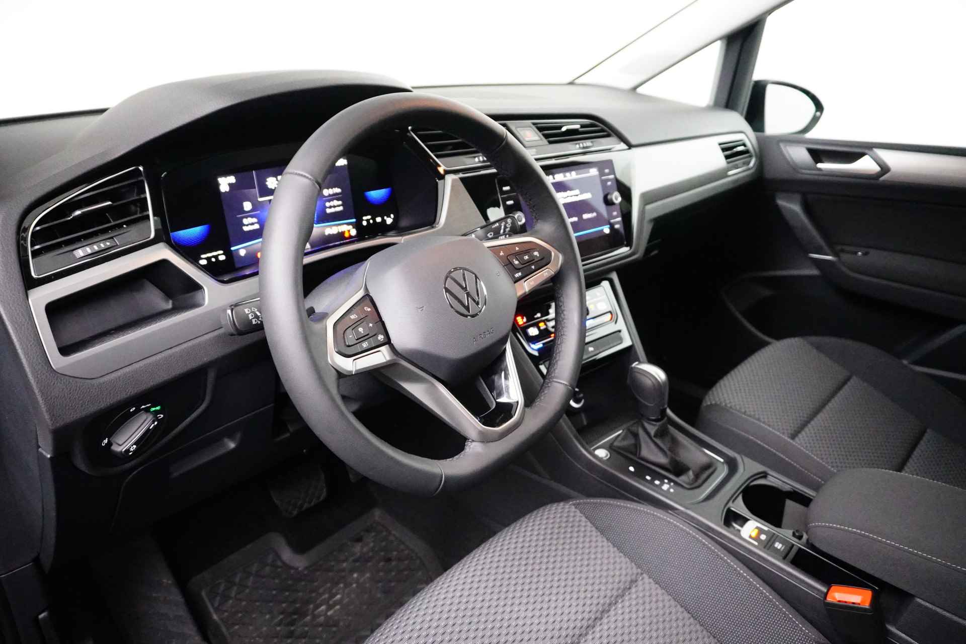 Volkswagen Touran 1.5 TSI 150PK DSG R-line Edition 7p Trekhaak| Camera | Stoelverwarming | - 15/28