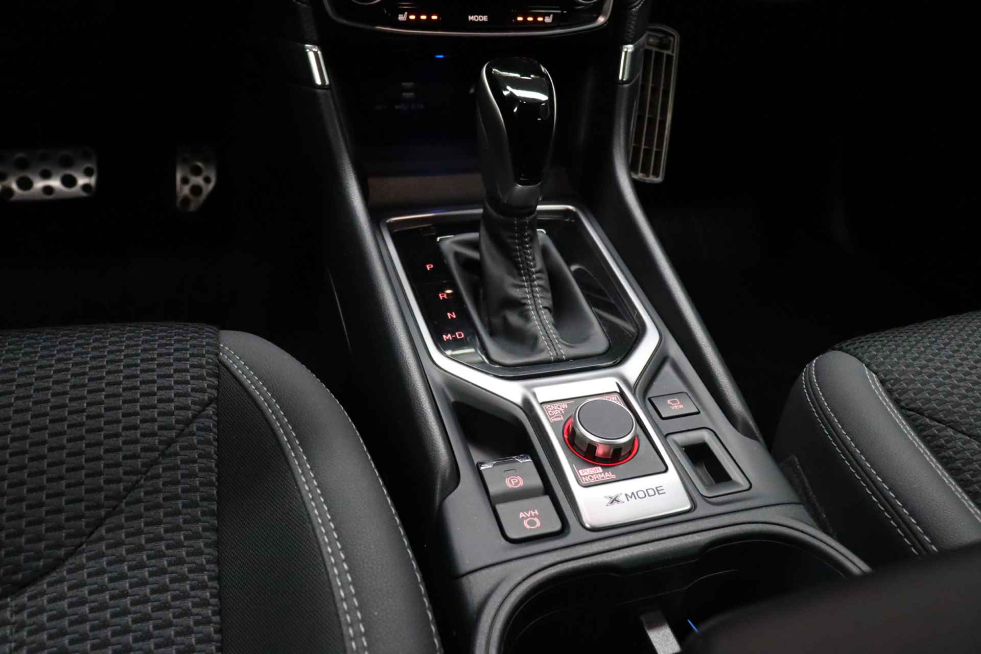 Subaru Forester 2.0i e-BOXER Luxury | Cruise adaptief | Apple Carplay Android Navigatie | Keyless - 24/35