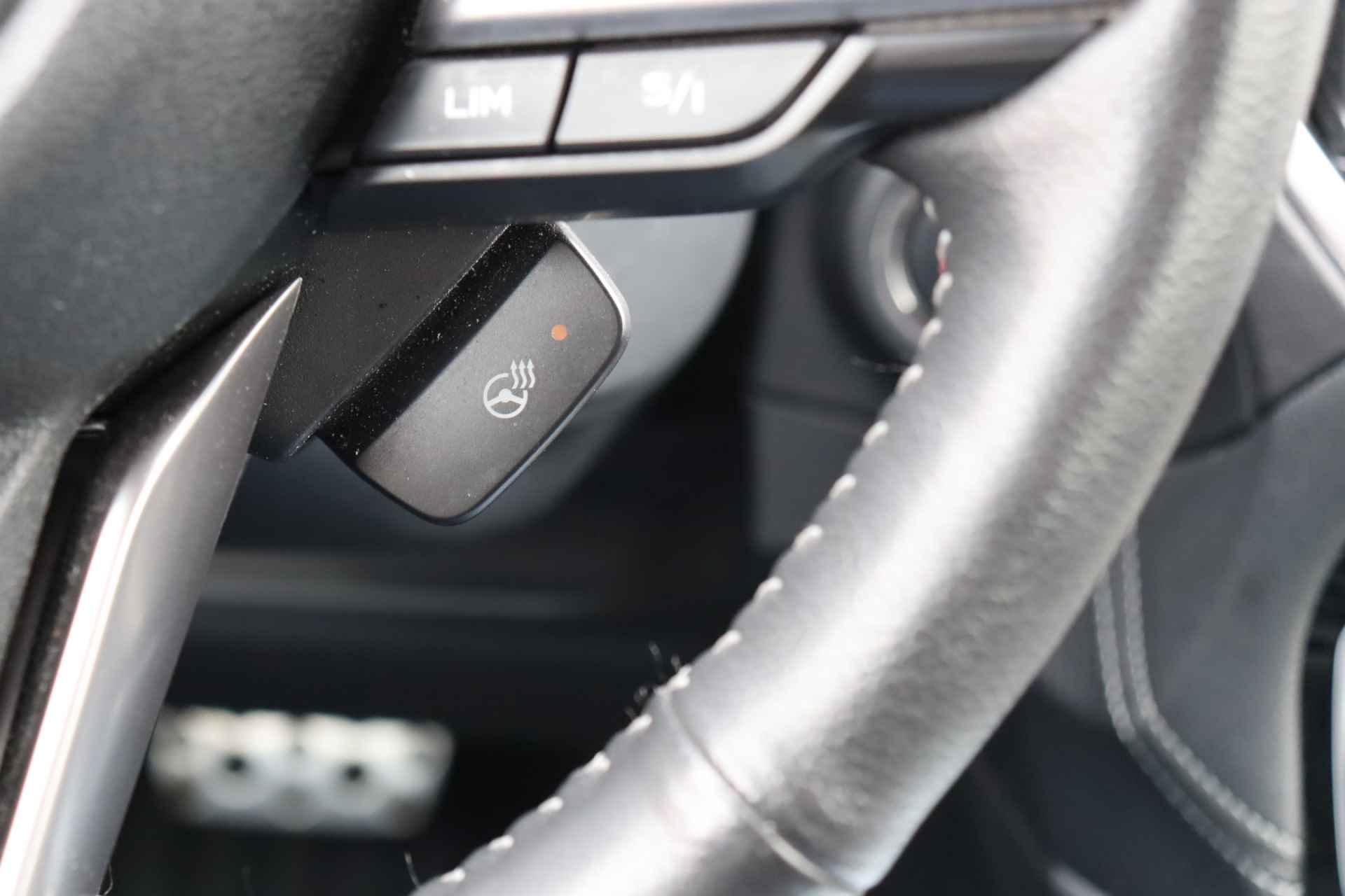 Subaru Forester 2.0i e-BOXER Luxury | Cruise adaptief | Apple Carplay Android Navigatie | Keyless - 31/35