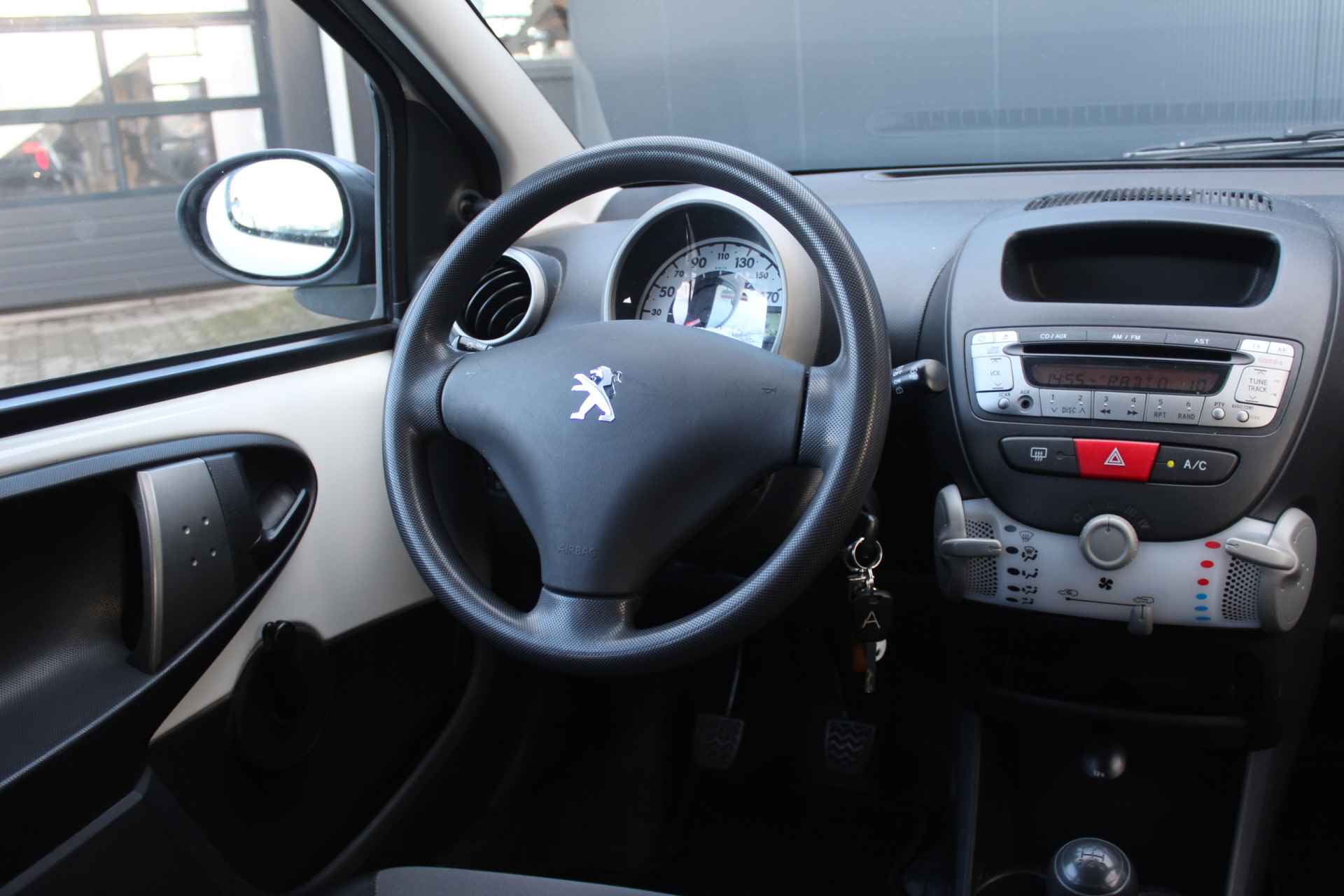 Peugeot 107 1.0 Access Accent | incl. 12 maanden garantie | 5 deurs | Airco | Radio CD | Stuurbekrachtiging | - 3/33