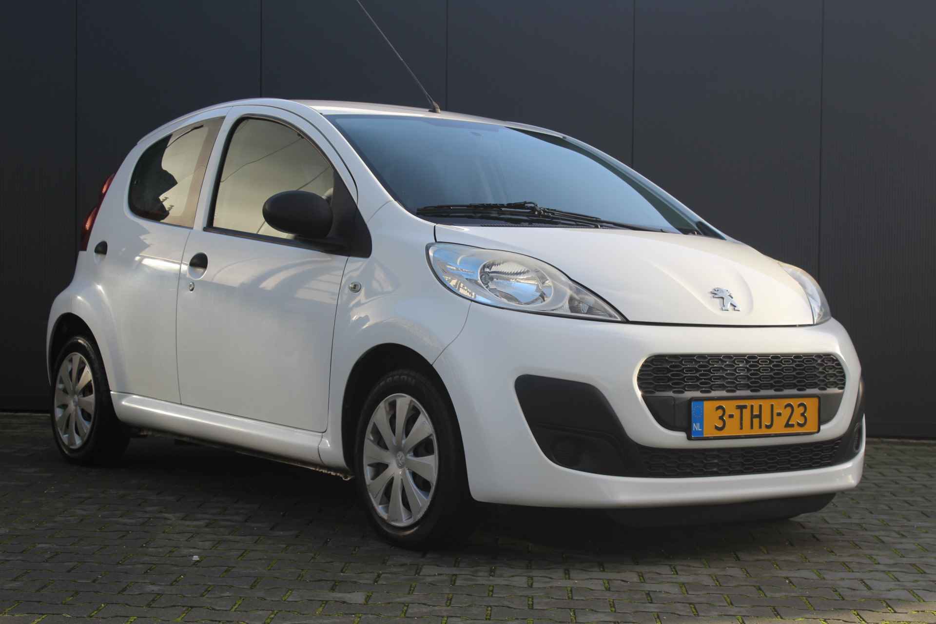 Peugeot 107 1.0 Access Accent | incl. 12 maanden garantie | 5 deurs | Airco | Radio CD | Stuurbekrachtiging | - 5/33