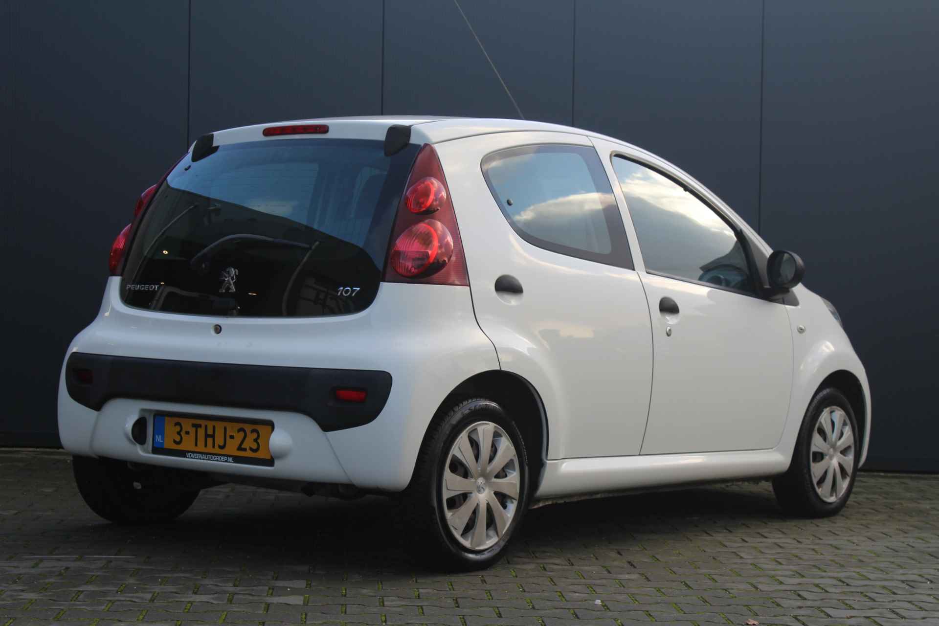 Peugeot 107 1.0 Access Accent | incl. 12 maanden garantie | 5 deurs | Airco | Radio CD | Stuurbekrachtiging | - 6/33