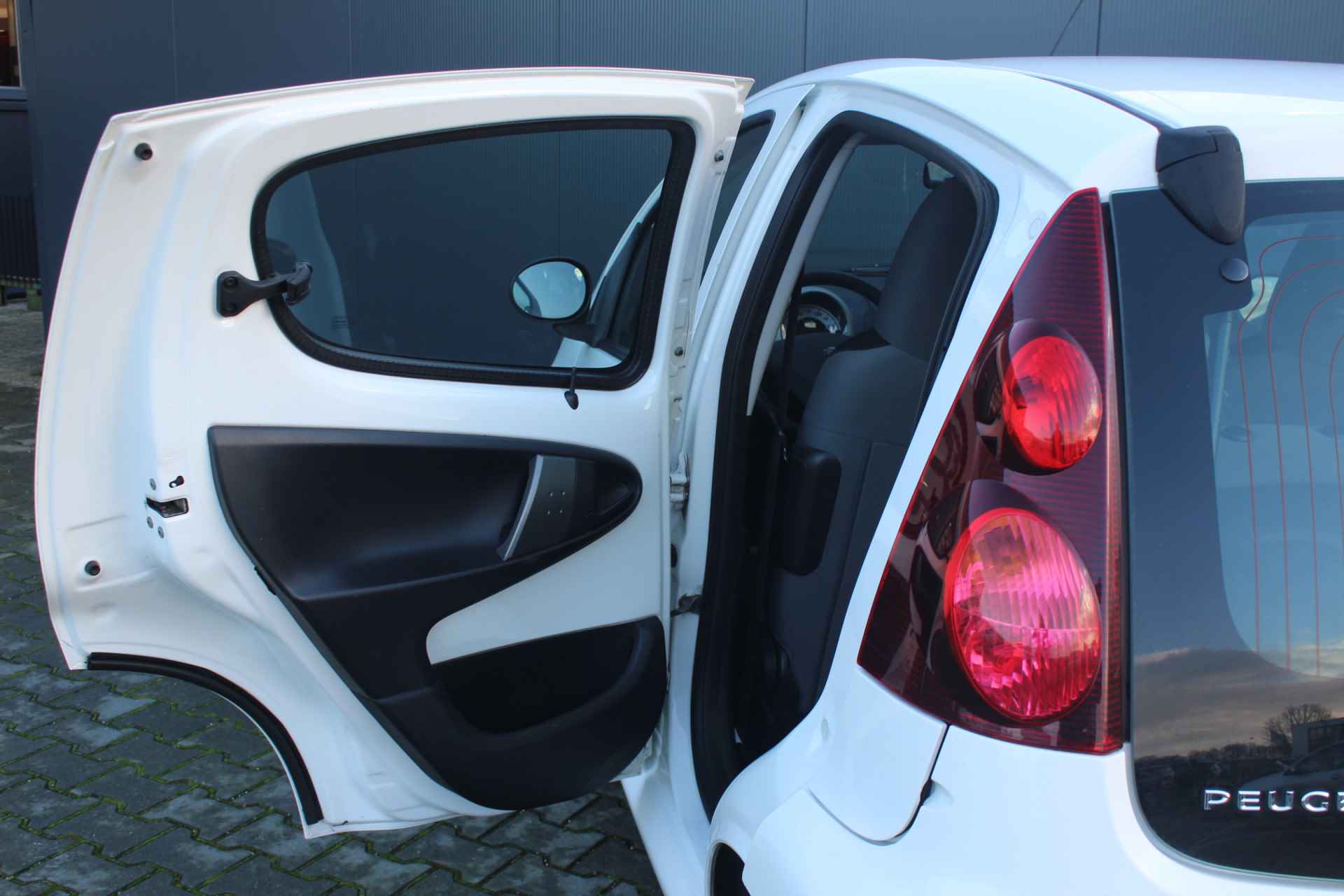 Peugeot 107 1.0 Access Accent | incl. 12 maanden garantie | 5 deurs | Airco | Radio CD | Stuurbekrachtiging | - 21/33