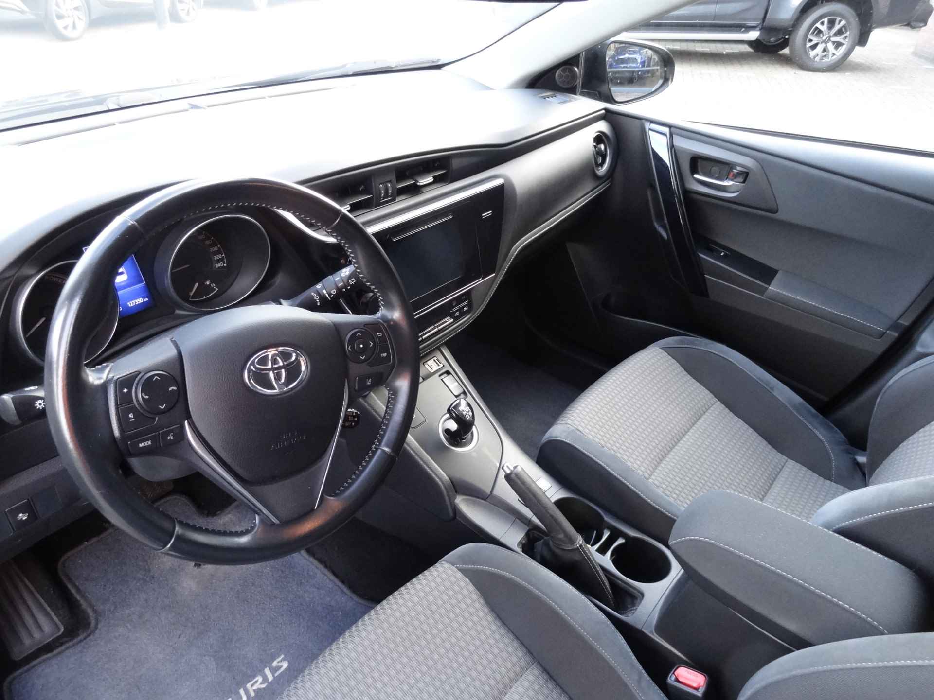 Toyota Auris Touring Sports 1.8 Hybrid Dynamic trekhaak / 4 jaar garantie / 4 nieuwe banden / navi - 5/44