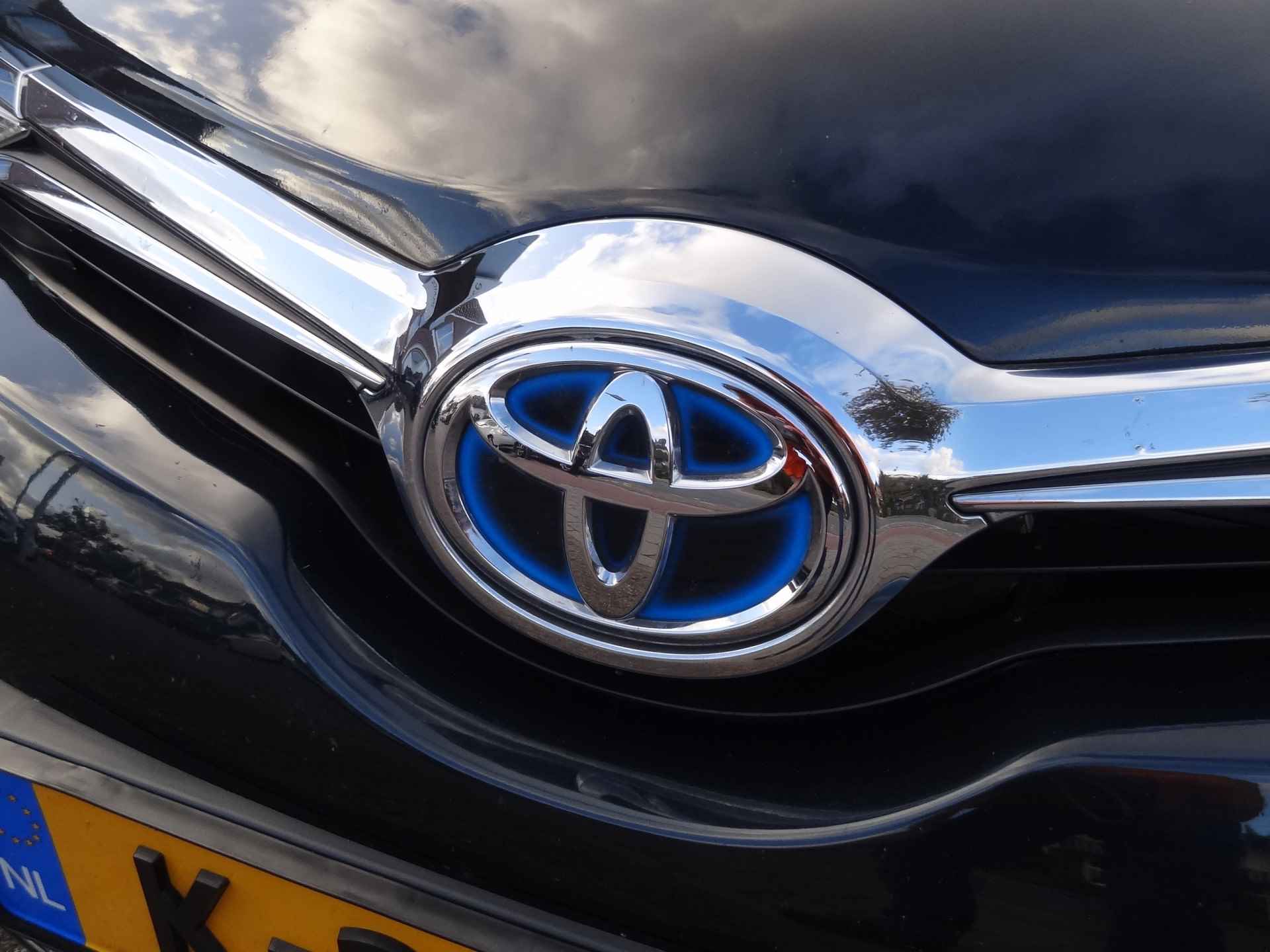 Toyota Auris Touring Sports 1.8 Hybrid Dynamic trekhaak / 4 jaar garantie / 4 nieuwe banden / navi - 11/44