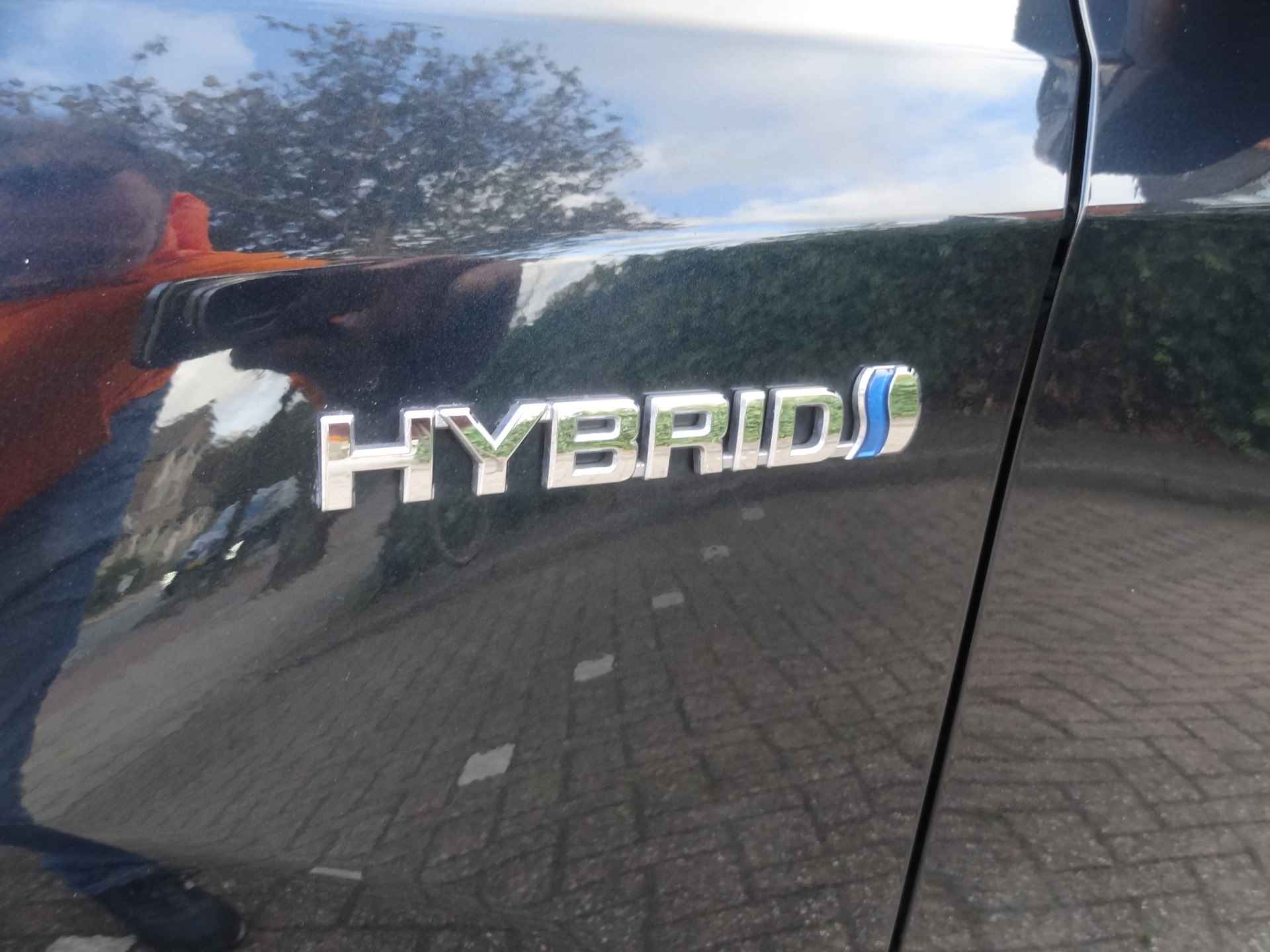 Toyota Auris Touring Sports 1.8 Hybrid Dynamic trekhaak / 4 jaar garantie / 4 nieuwe banden / navi - 15/44