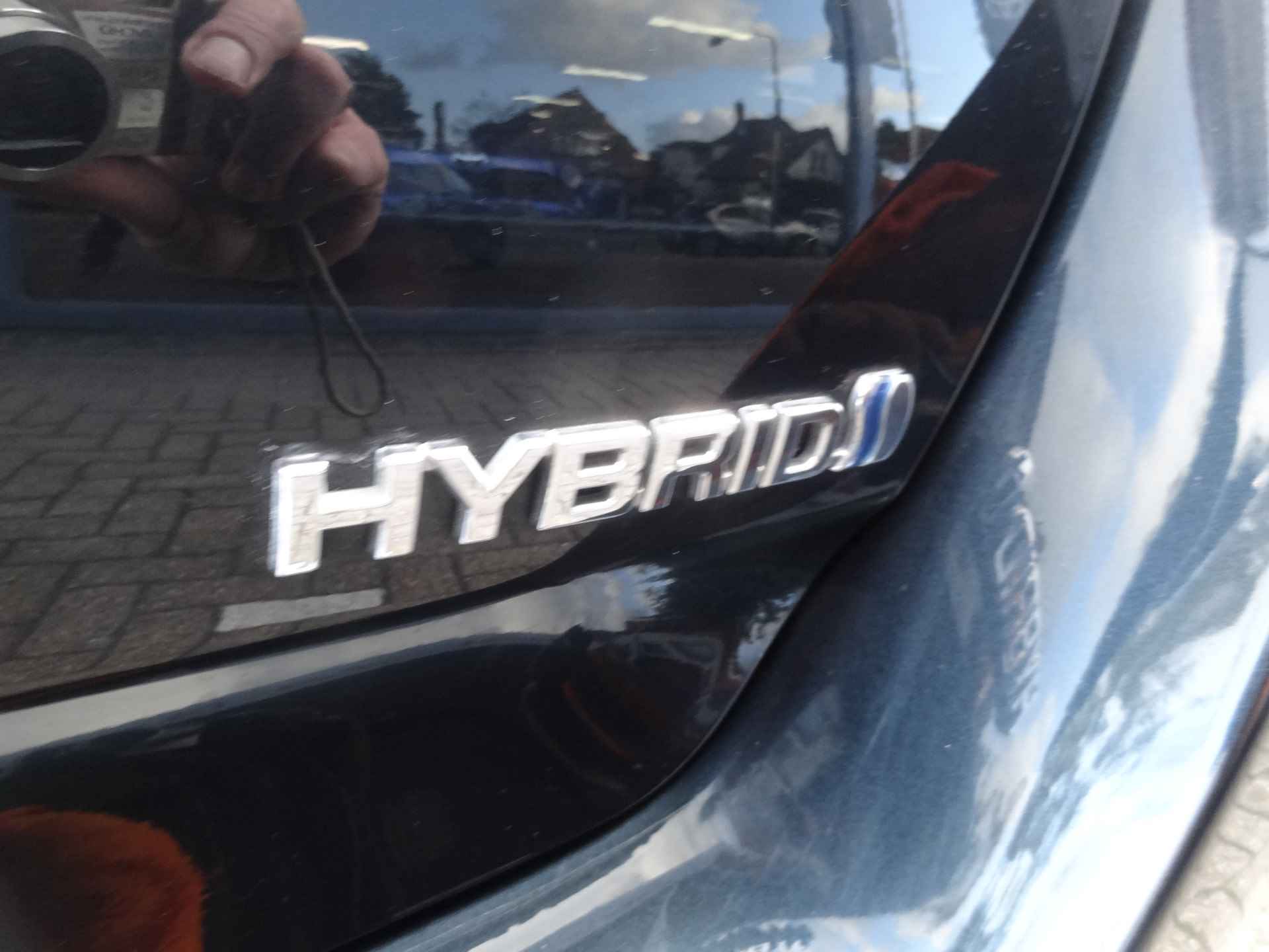 Toyota Auris Touring Sports 1.8 Hybrid Dynamic trekhaak / 4 jaar garantie / 4 nieuwe banden / navi - 20/44